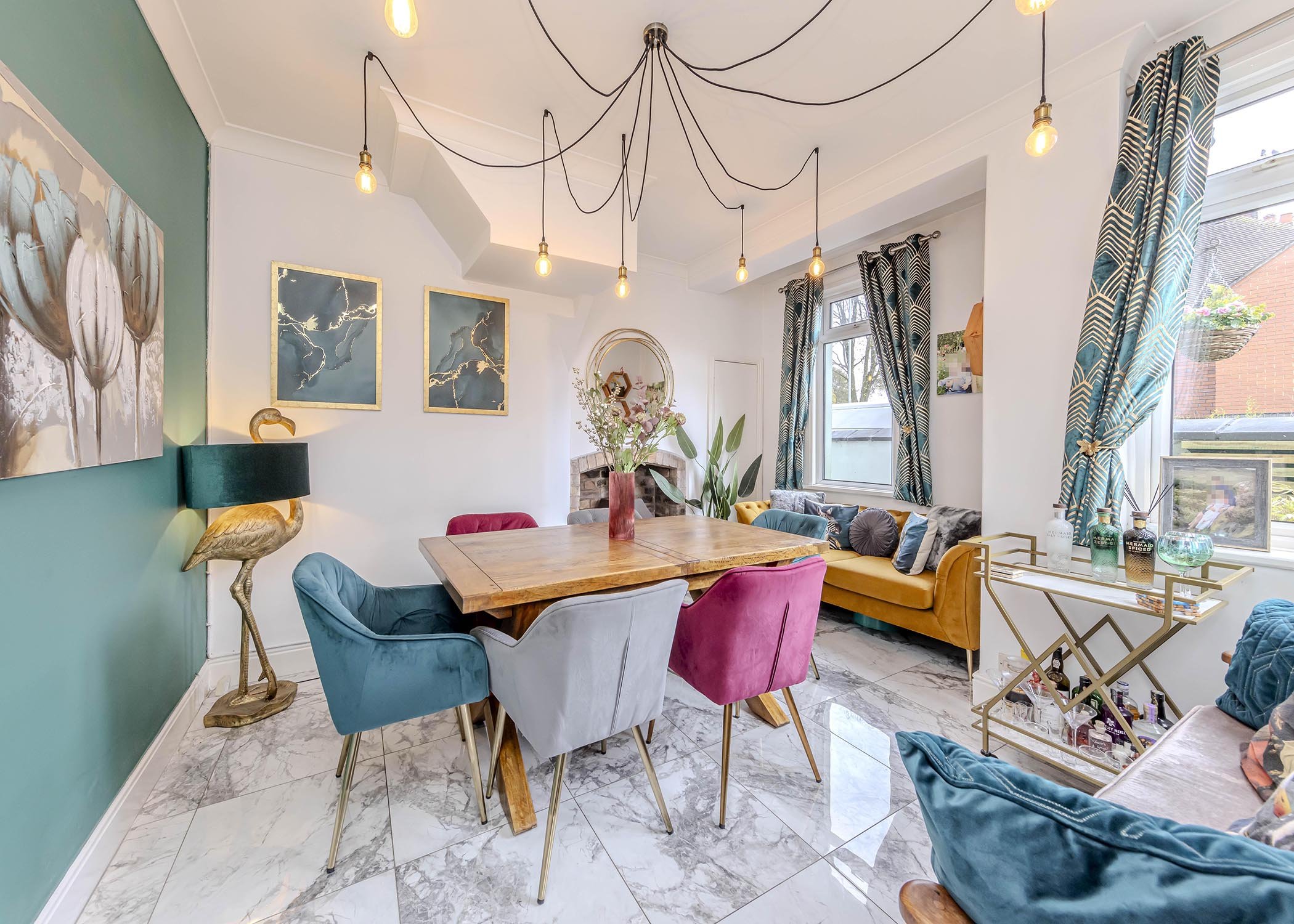 Dining dominant (12).jpg