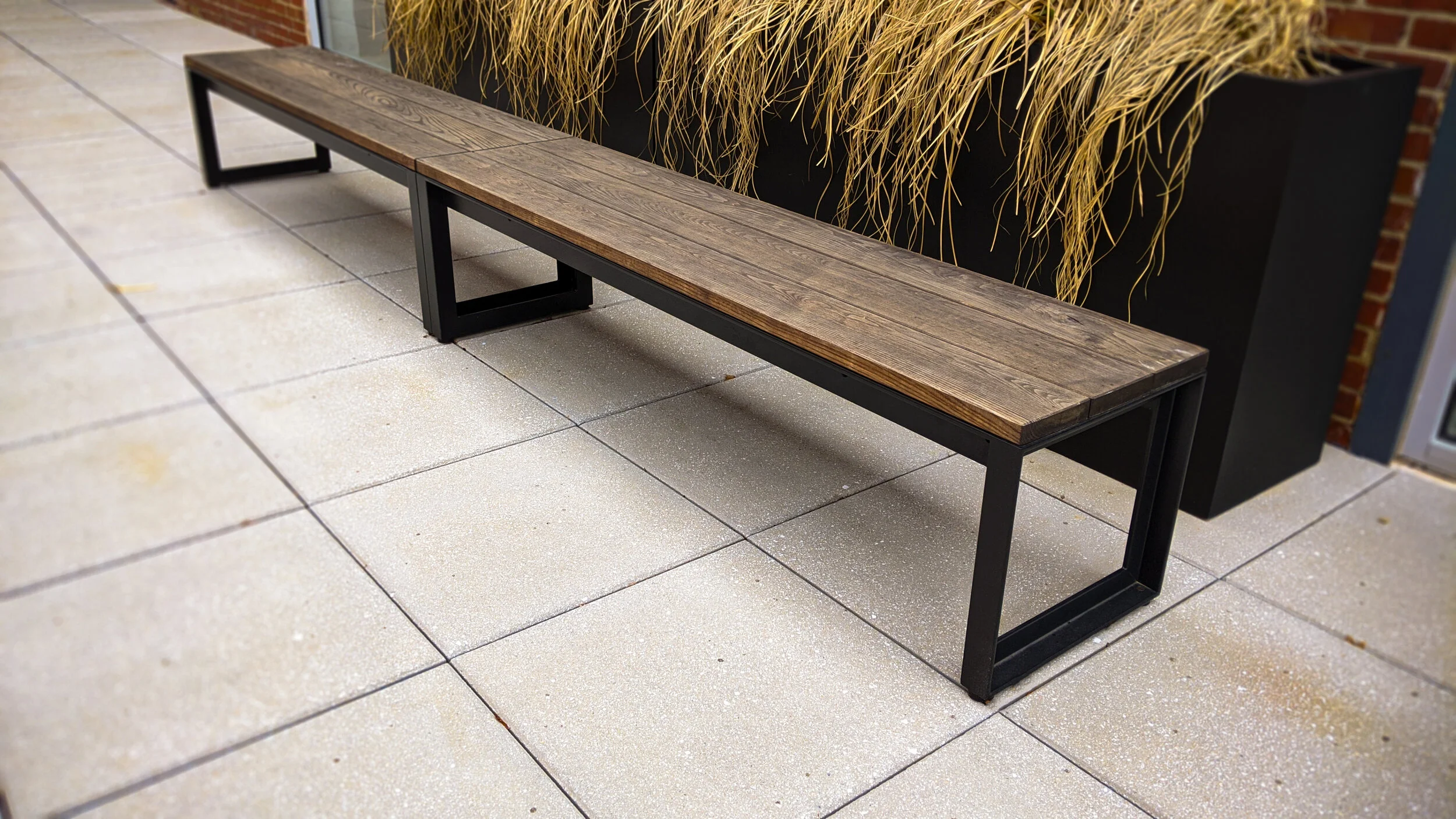 bench1.jpg