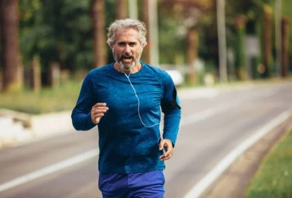 What’s better: a long, slow run or a short, fast one?