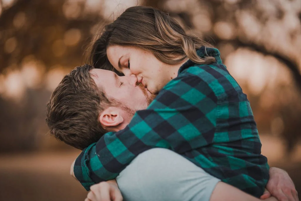 2020-12-10-Drew&JulieEngagementSession-38.jpg