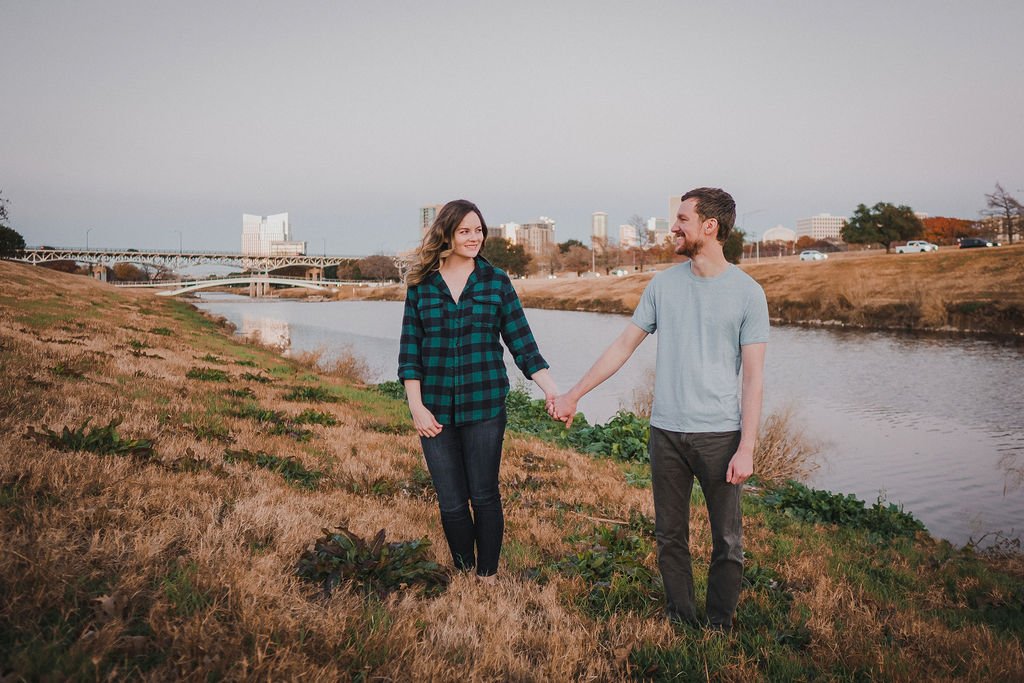 2020-12-10-Drew&JulieEngagementSession-49.jpg
