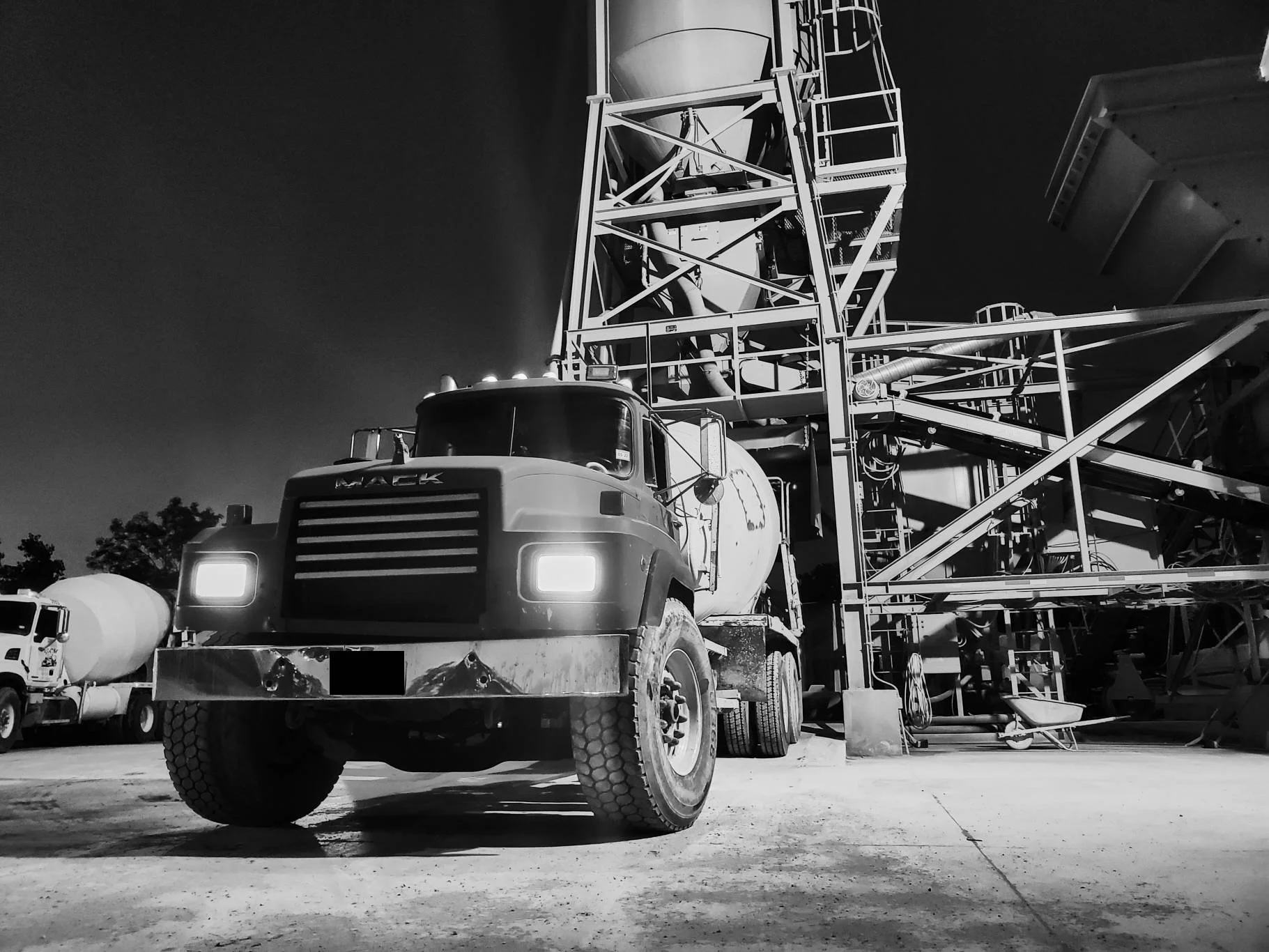 TRUCK 1.jpg