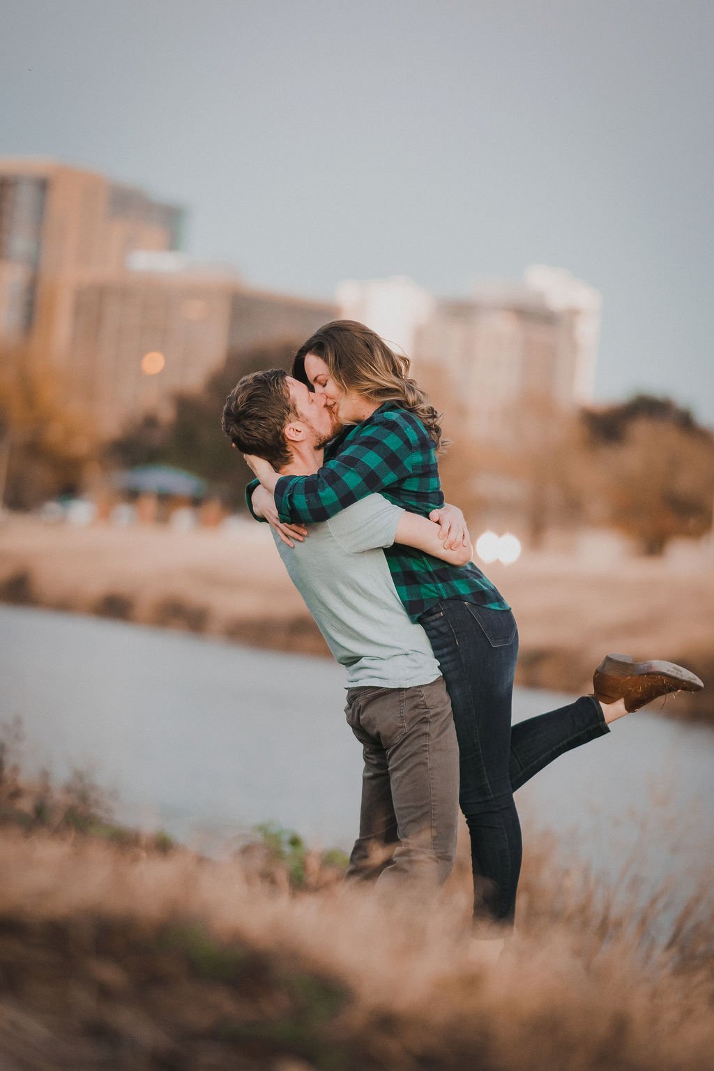 2020-12-10-Drew&JulieEngagementSession-53.jpg