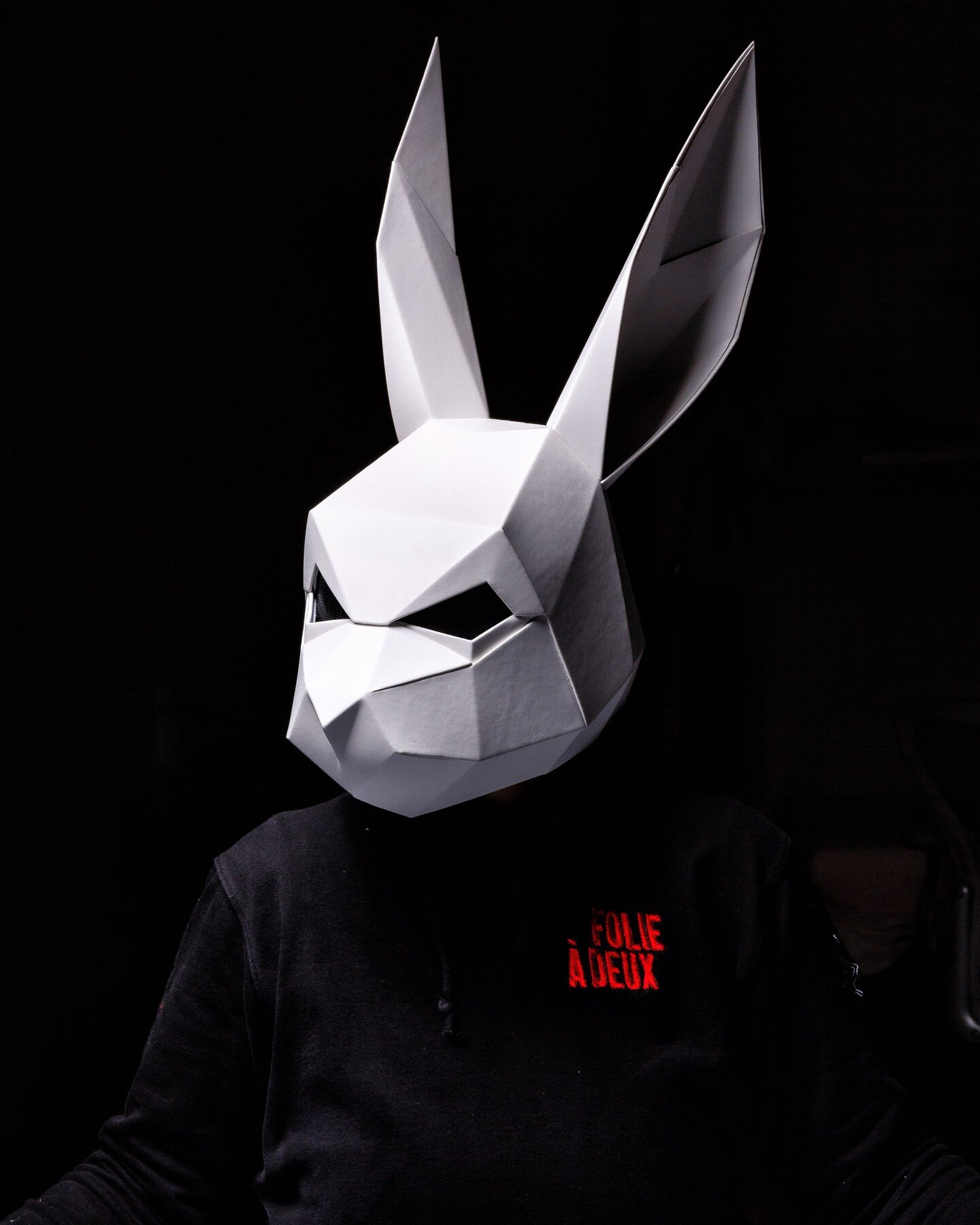 🐰

@themagiciansstudylv 

#mask #vegas #lasvegas #vinyl #rabbit #fauxleather #3dprinting #lowpoly