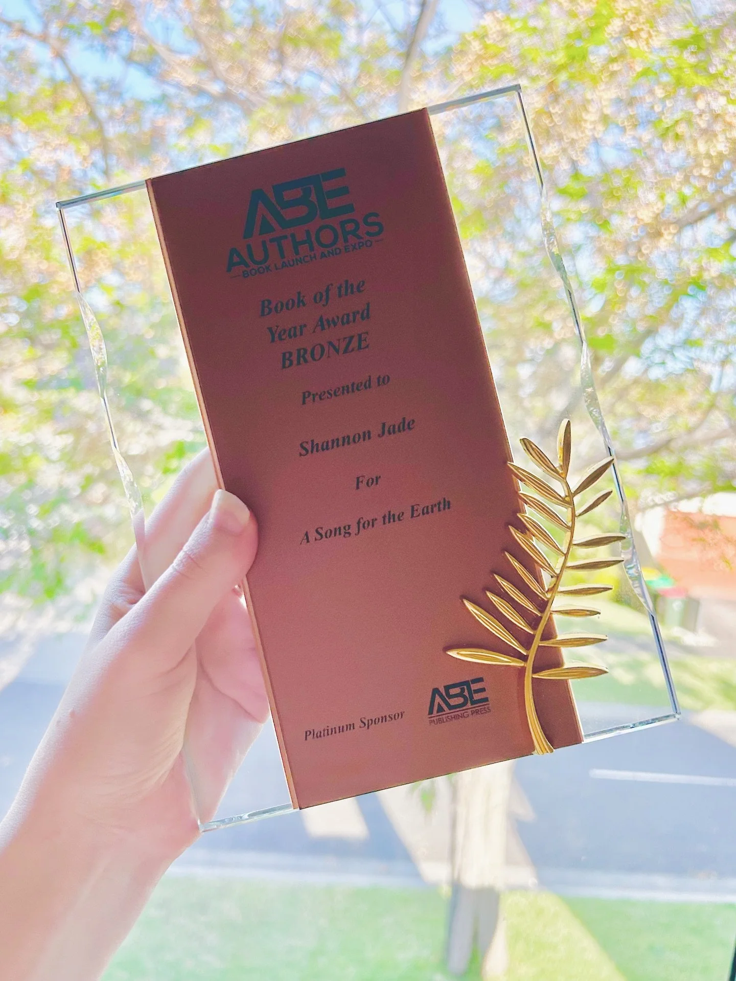 Look what&rsquo;s here! 💜

I think this is my first ever trophy for anything, and it looks very pretty on the bookshelf 😅

Another congratulations to all of this year&rsquo;s winners, and a big thank you to everyone at @authorexpoau who made this a
