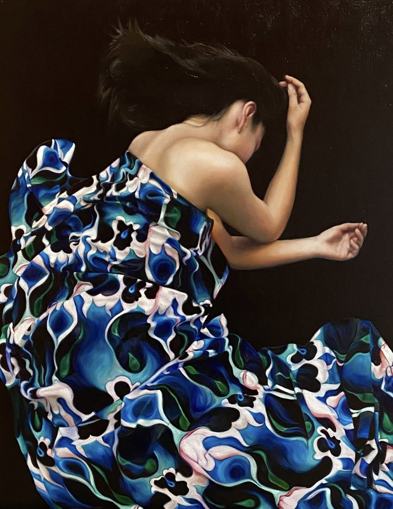 FIGURE BENEATH TEAL O'KEEFE PRINT,
Oil on linen
105 x 80cm