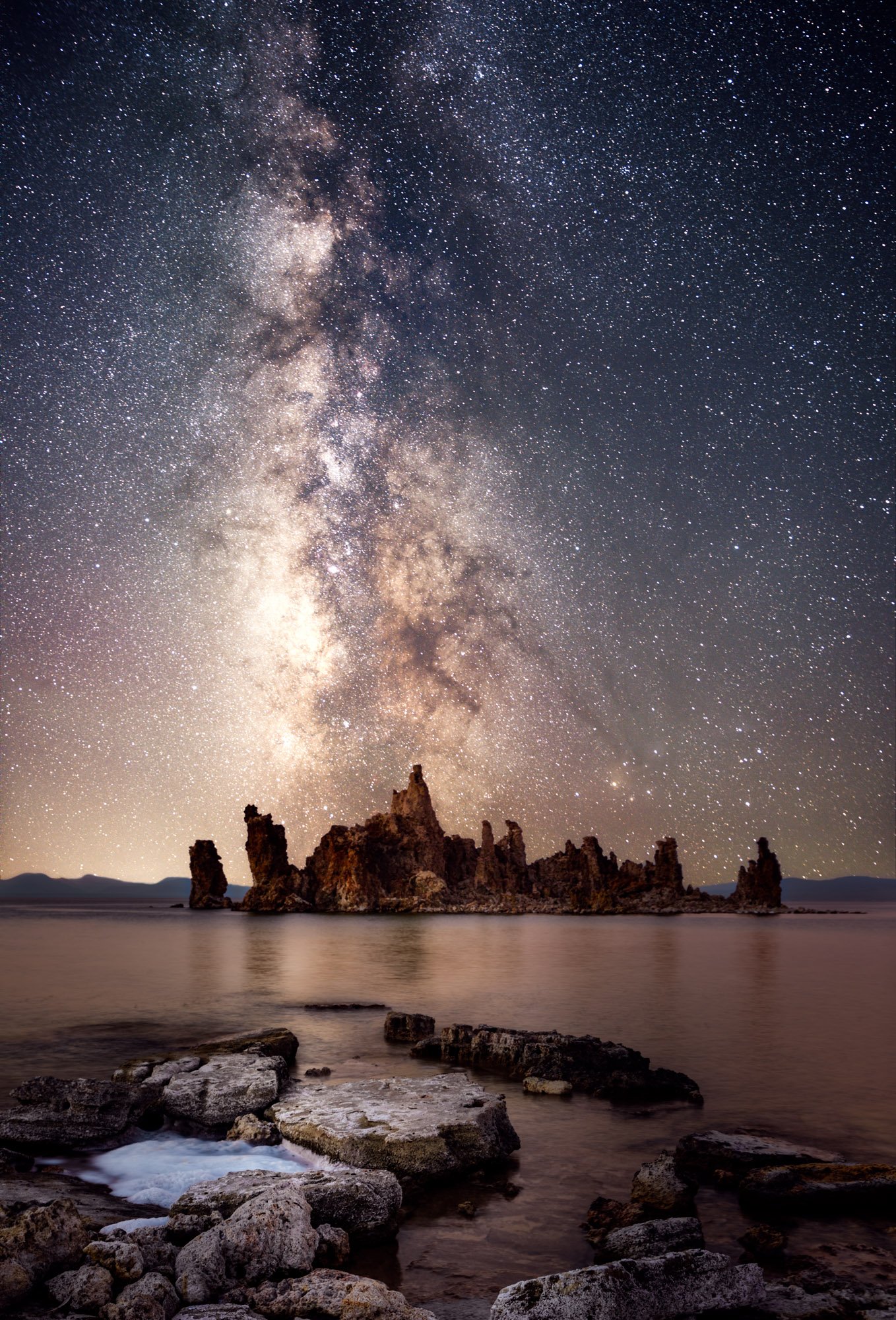 Milky Way over Mono Lake.jpg