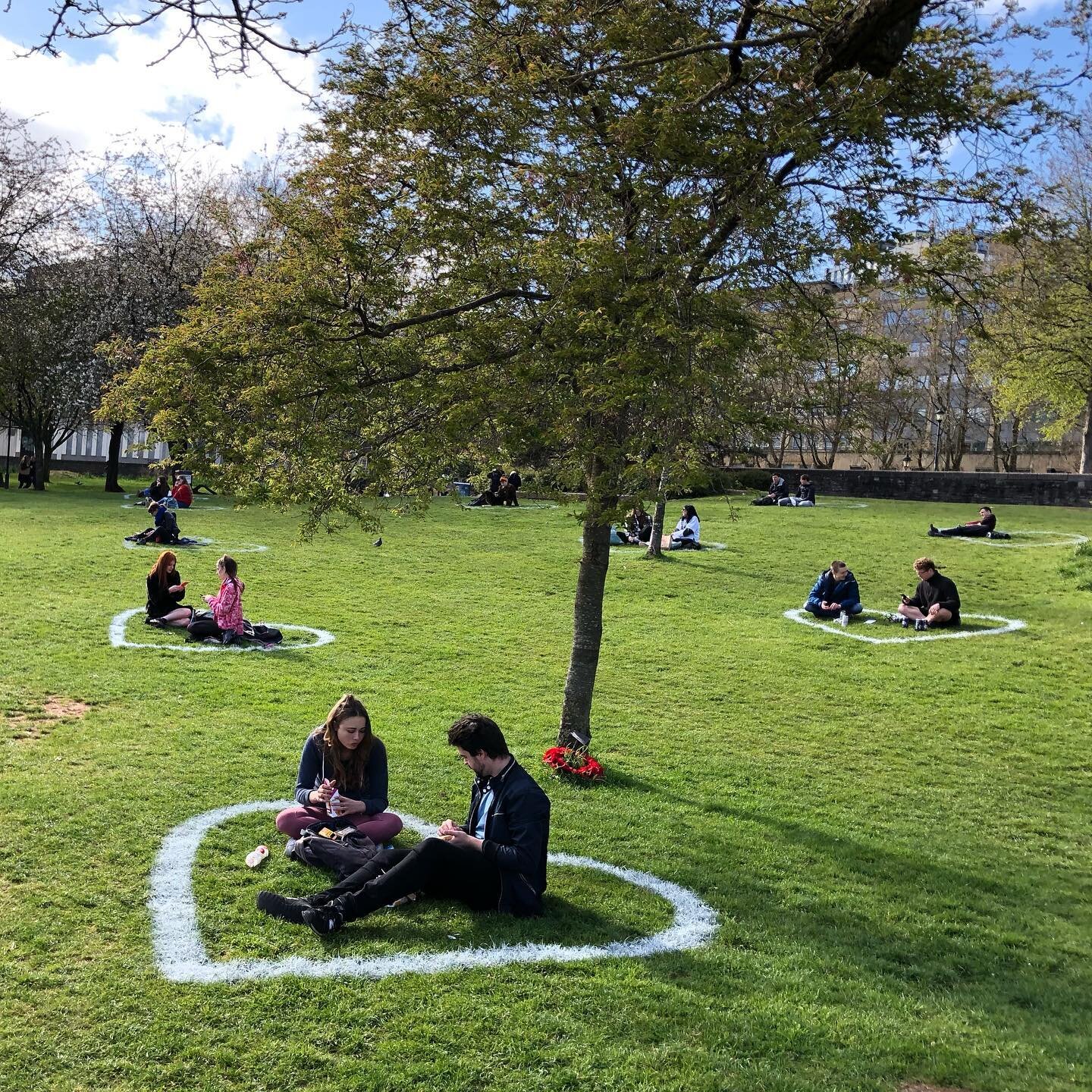 First stacked week of work since, um.... 🤷🏼&zwj;♂️ Absolutely loving being back doing what I love doing - using paint and creativity to make other people smile 😁
1) Painting over 300 hearts around Bristol&rsquo;s central green spaces to assist wit