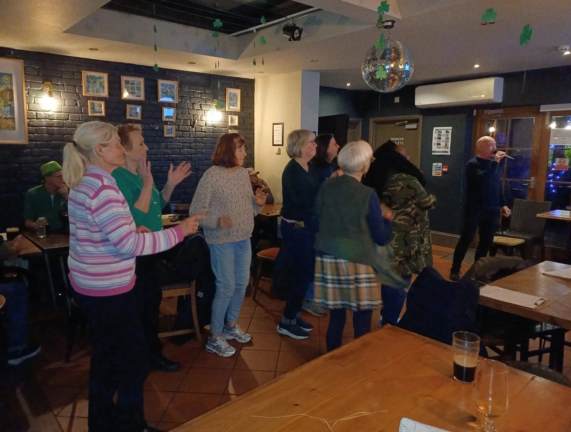 Emerald Echoes: A Night of Tradition at the Antwerp