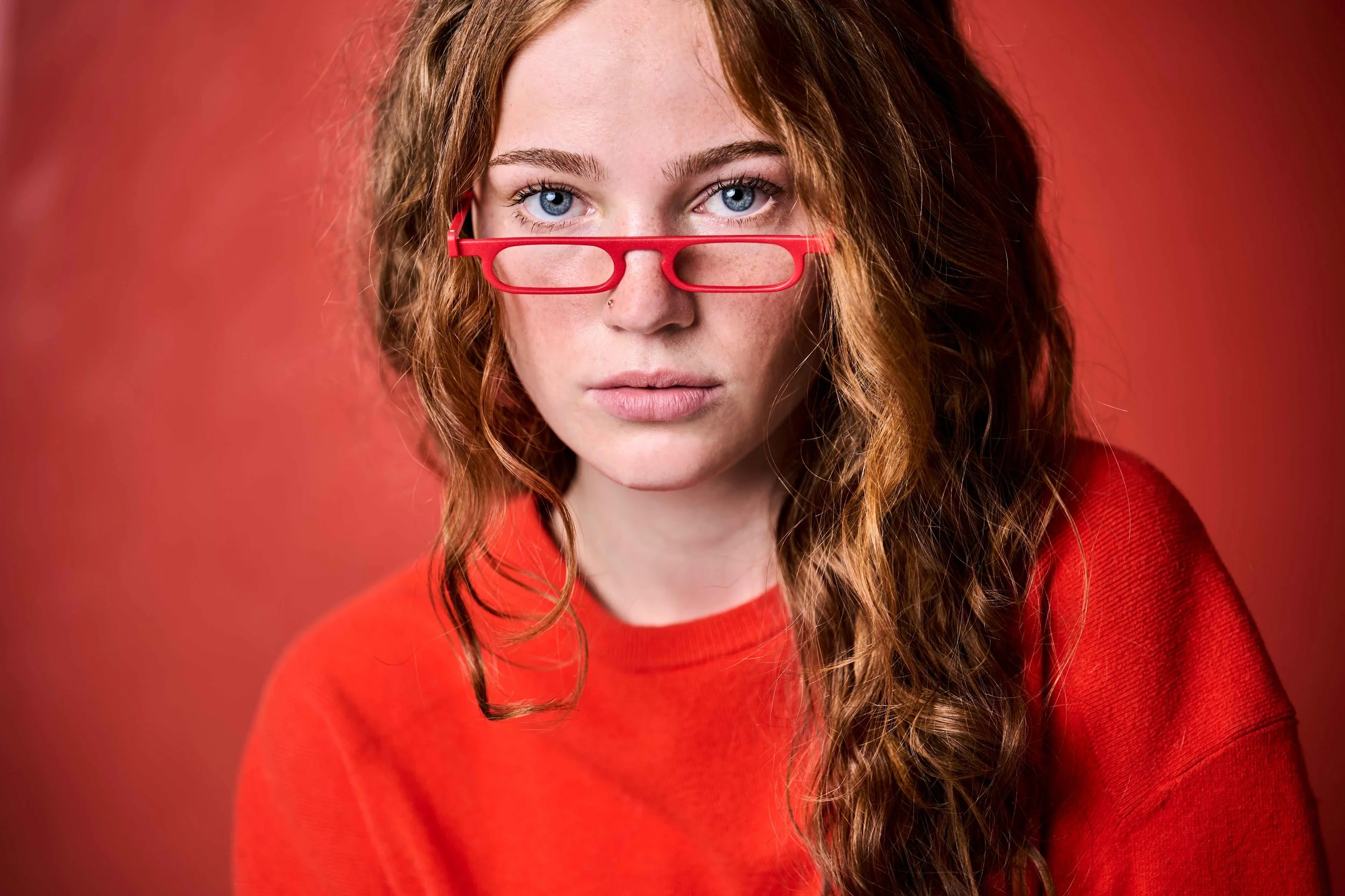 readon-mobile_2026_reading-glasses-red.jpg