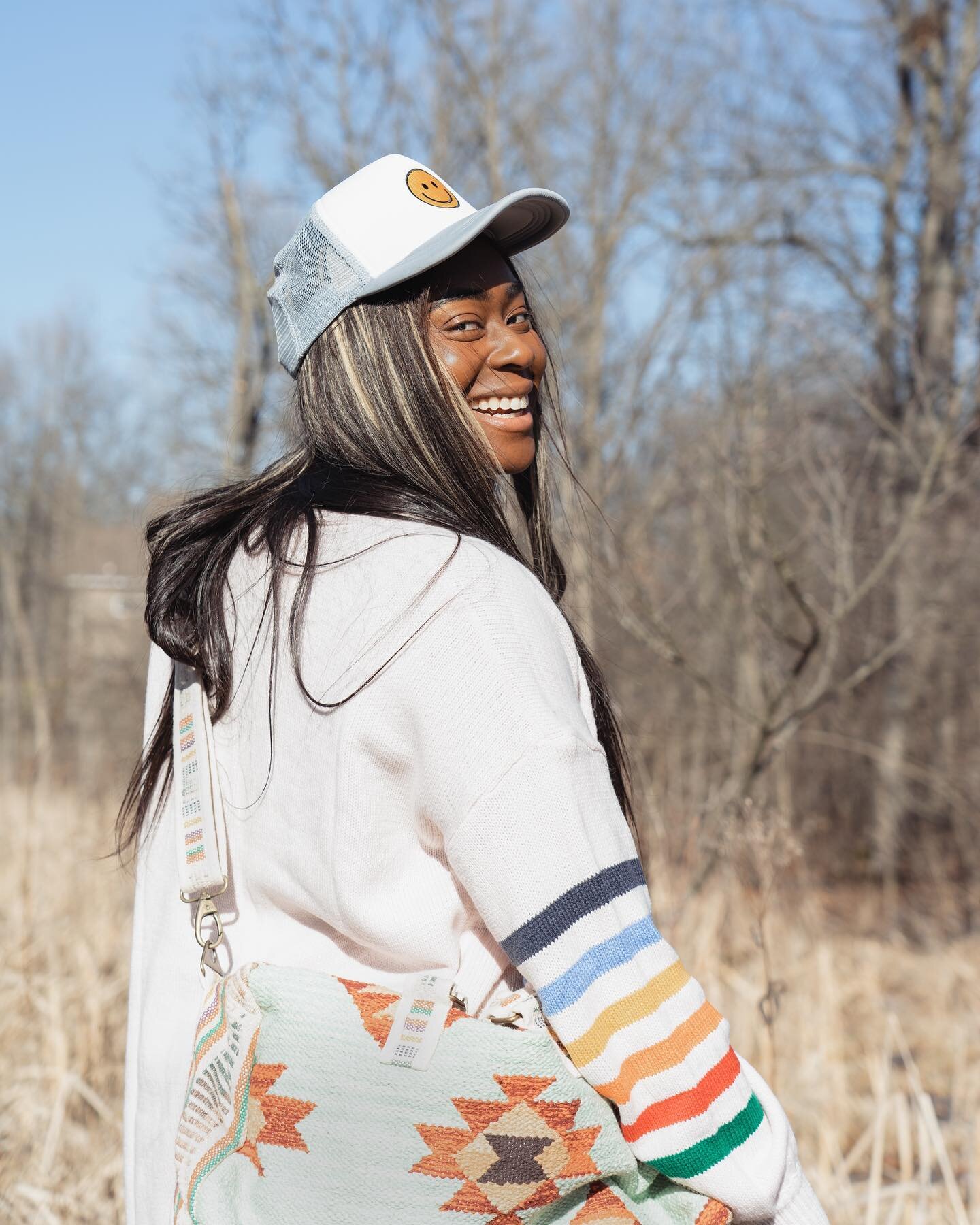 Happy you&rsquo;re mid-way through the week? Time to celebrate with these uplifting items from @shopnortherncountrychic ! This shoot was so much fun. @thewaxpoetic and I laughed a lot. She completely lights up these cute spring items and makes me wan