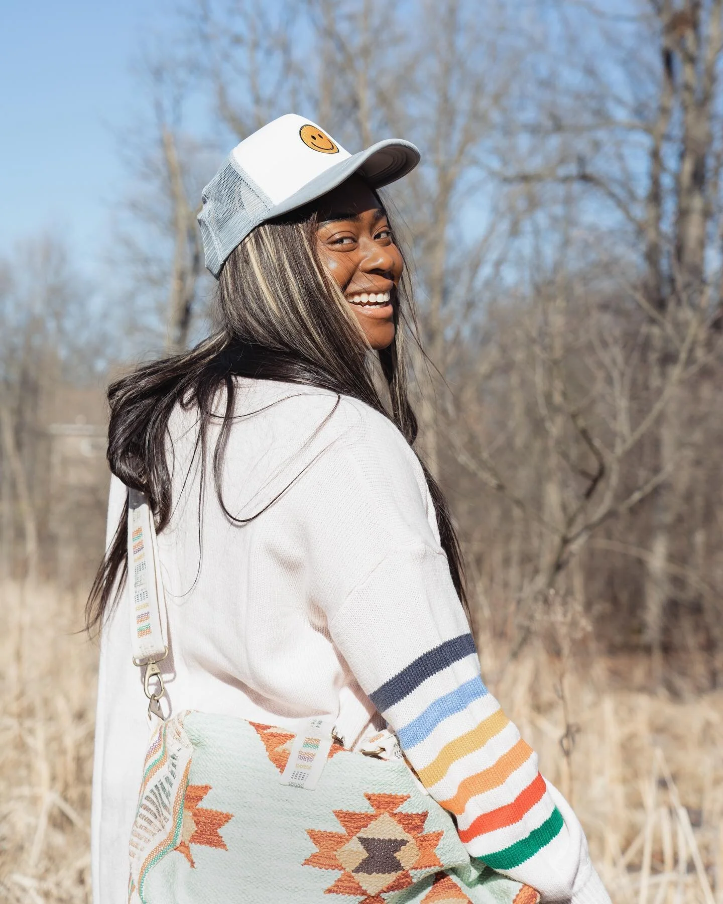 Happy you’re mid-way through the week? Time to celebrate with these uplifting items from @shopnortherncountrychic ! This shoot was so much fun. @thewaxpoetic and I laughed a lot. She completely lights up these cute spring items and makes me wan
