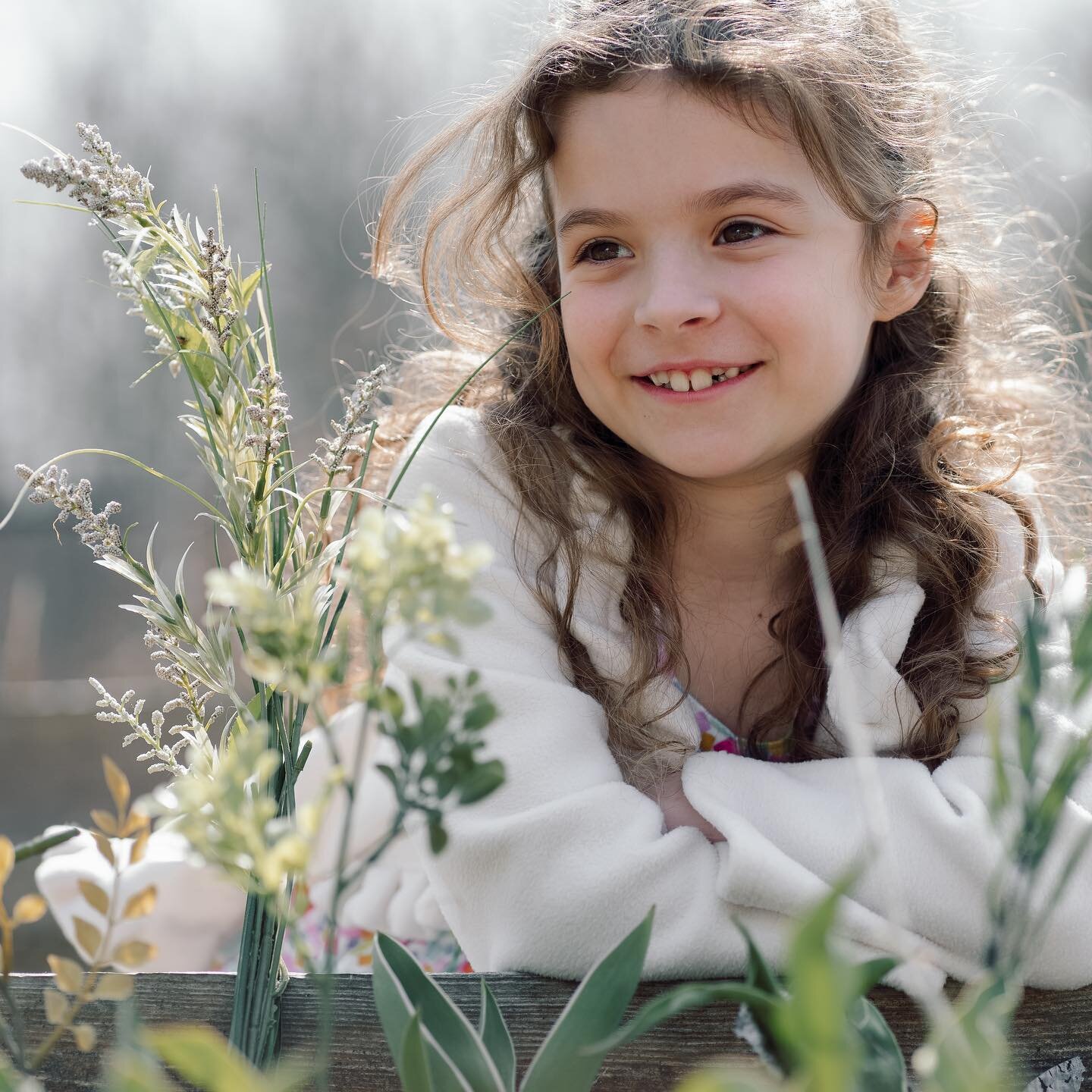 Good morning Monday. I am going to say &ldquo;good morning&rdquo; because cursing at work before 9 AM may be a shock for some folks. So 👋 Monday! Here&rsquo;s some Abigale garden bliss from our sweet spring shoot!
&bull;
#michiganphotographer #garde