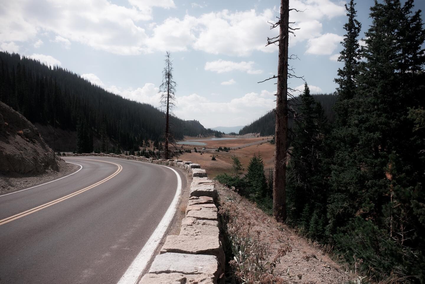 Summer is in sight which means after a busy year, this family starts to look toward new adventures. That also means @leggettj_2.0 will have to adjust to me asking him to pull over so I can shoot landscapes, wildlife and etc again. ð•
Hands up i