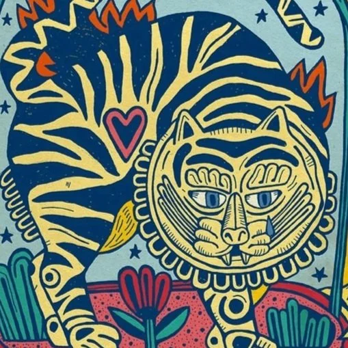 Ilustración colorida de un gato con características antropomorfas, rodeado de corazones y formas abstractas.