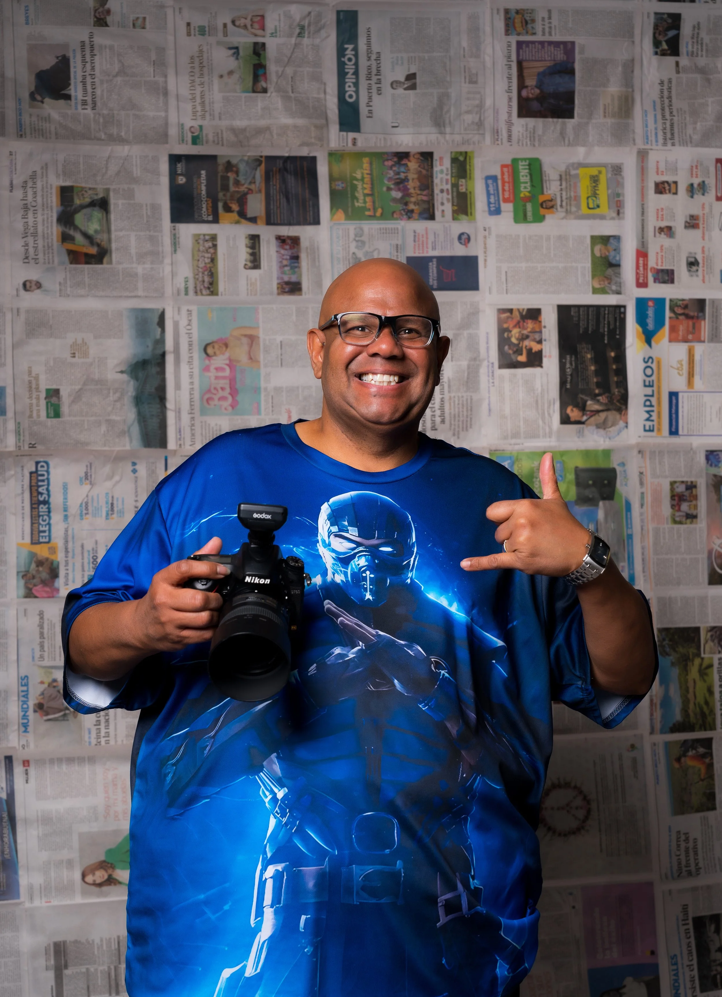 Sesión con fondo de periodico-017.jpg