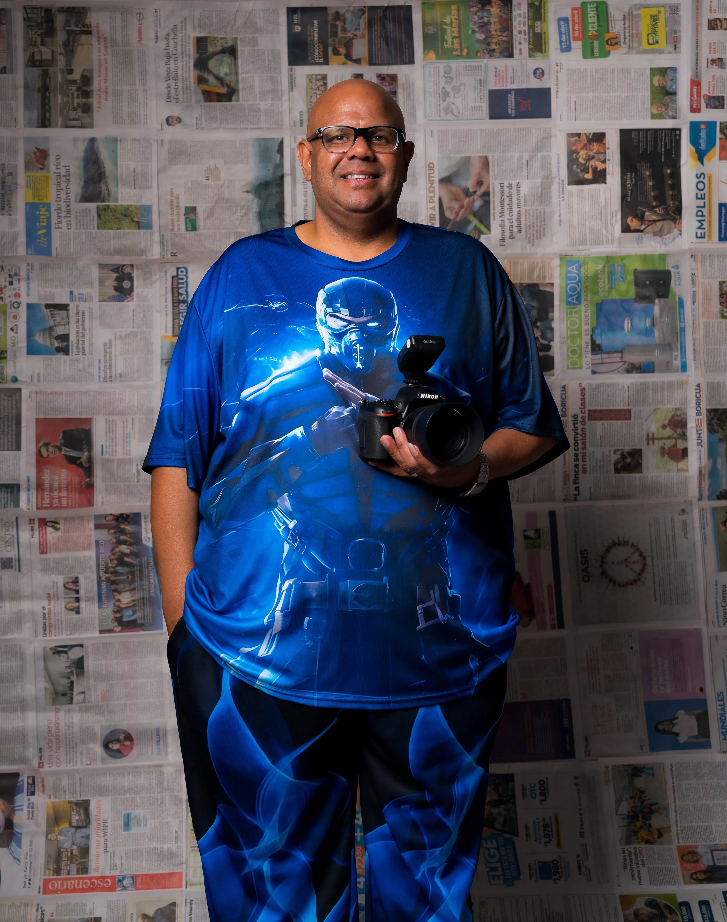 Sesión con fondo de periodico-016.jpg