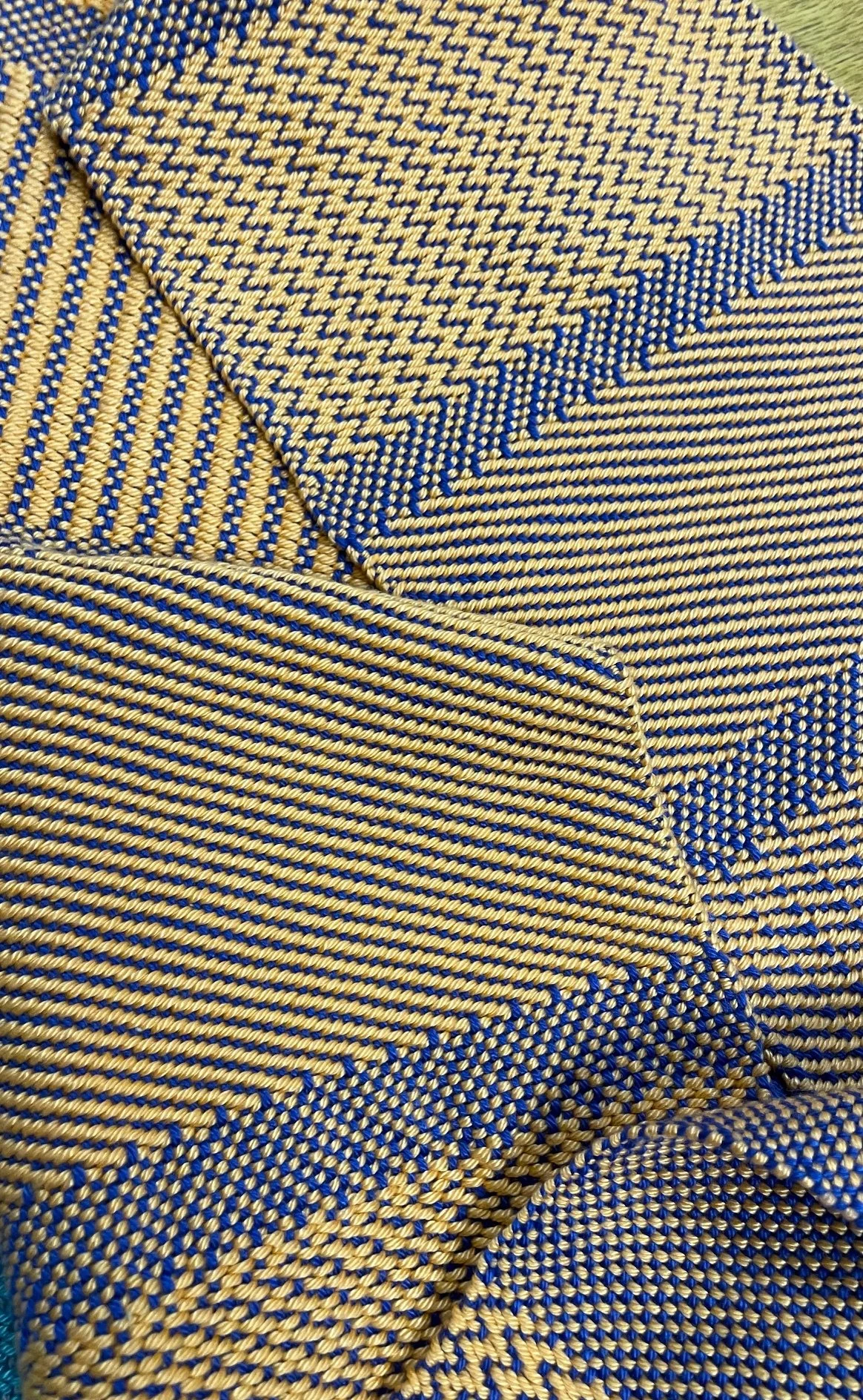 Learn To Weave on a Floor Loom