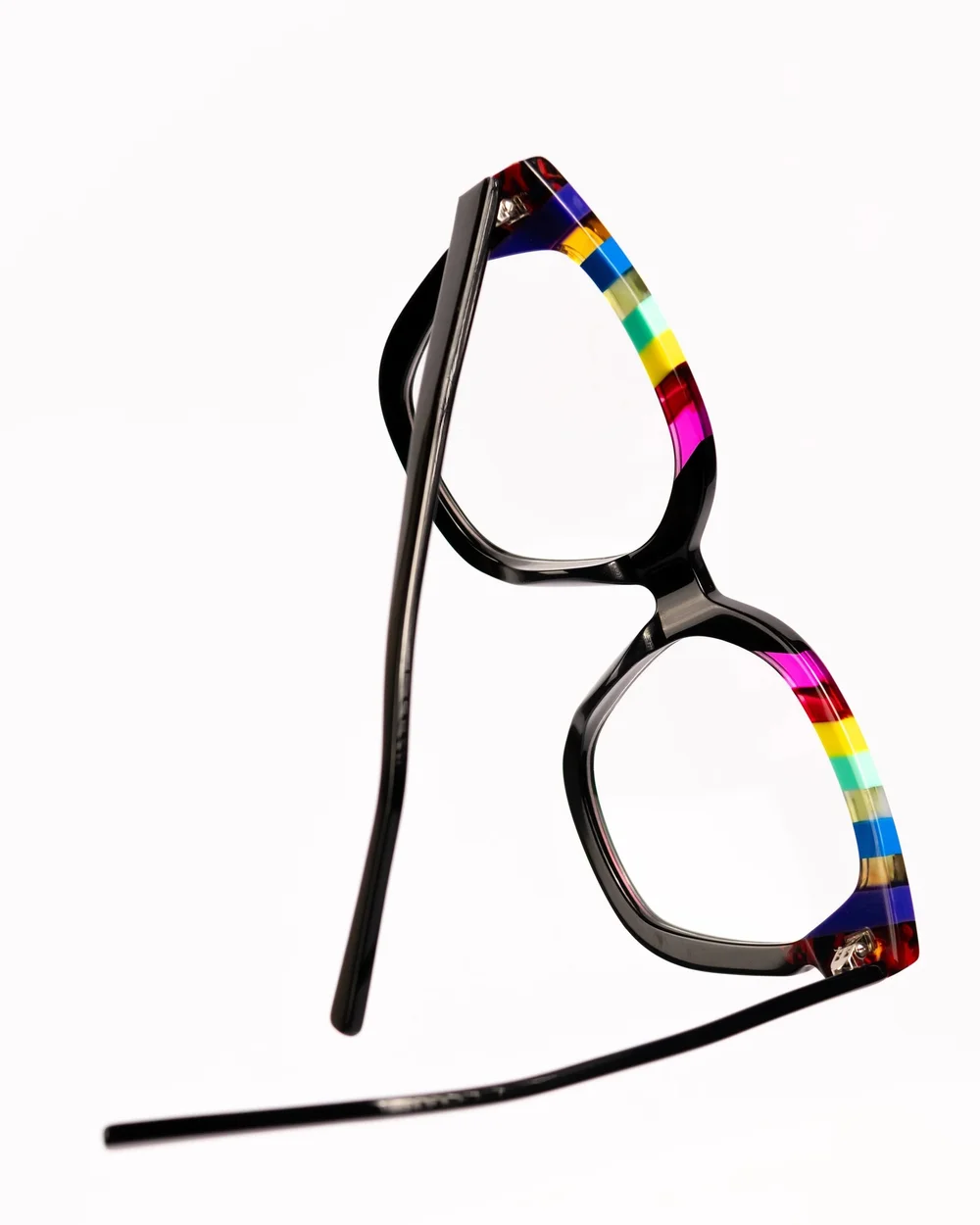 Monture noire Revolunettes avec une branche aux couleurs vives