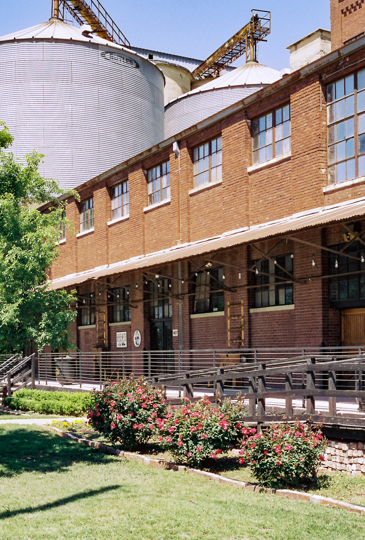 Warehouse & Grain - McKinney, Texas - Contax G1