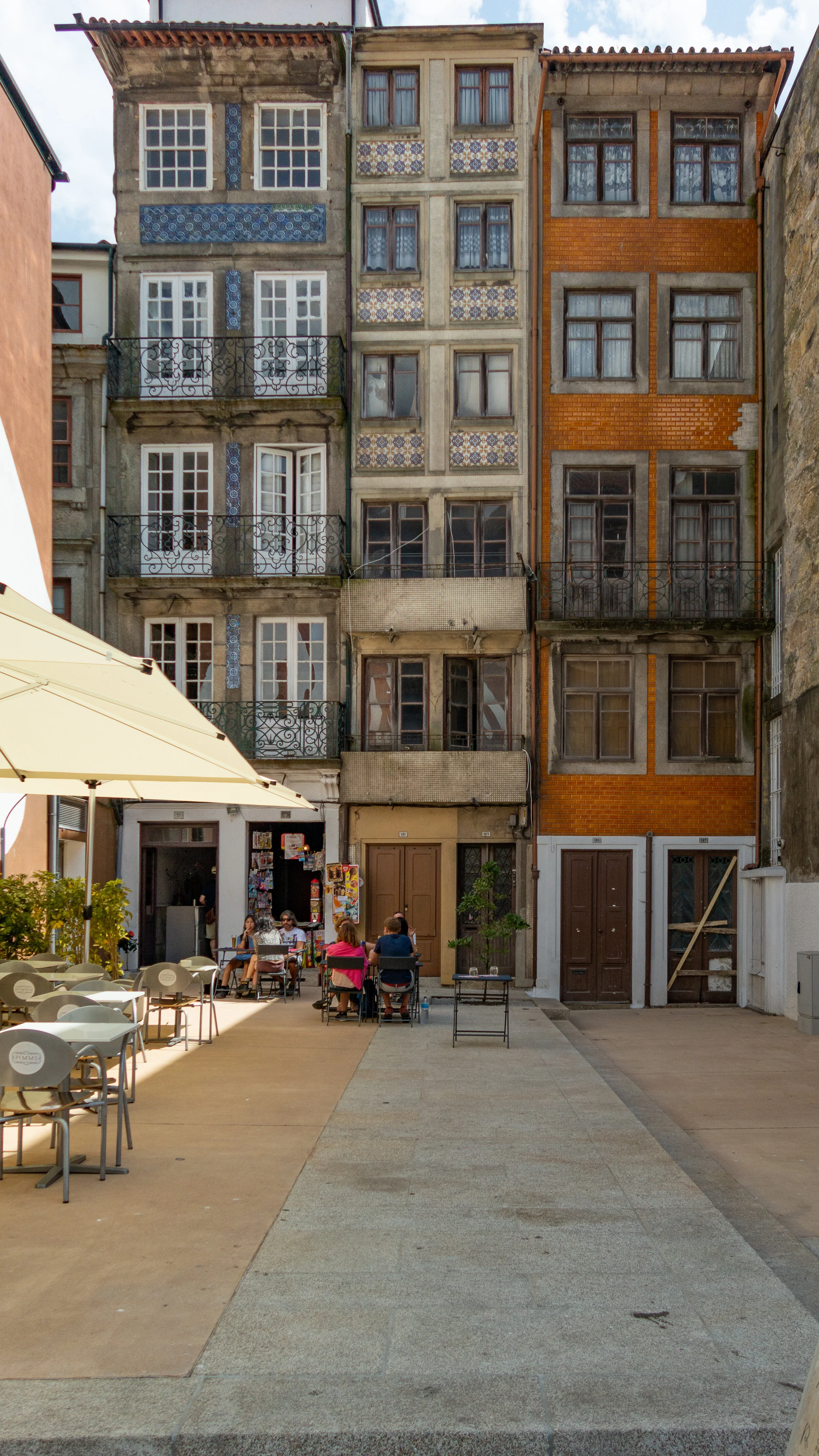 Vertical Living - Porto, Portugal - Sony RX100-II