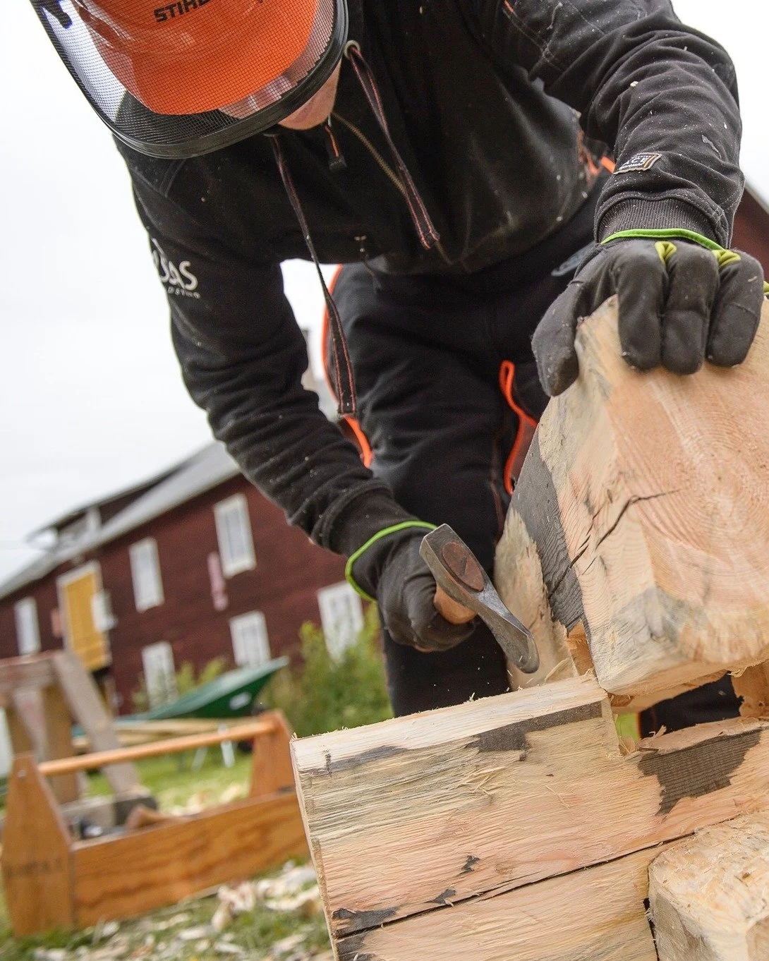 Tack för ditt samtal – du håller din plats i kön!
Vi har väldigt mycket timmer-förfrågningar just nu, och vi vill tacka för varenda en! Vi  återkommer till er i tur ordning så snabbt vi kan.
H&
