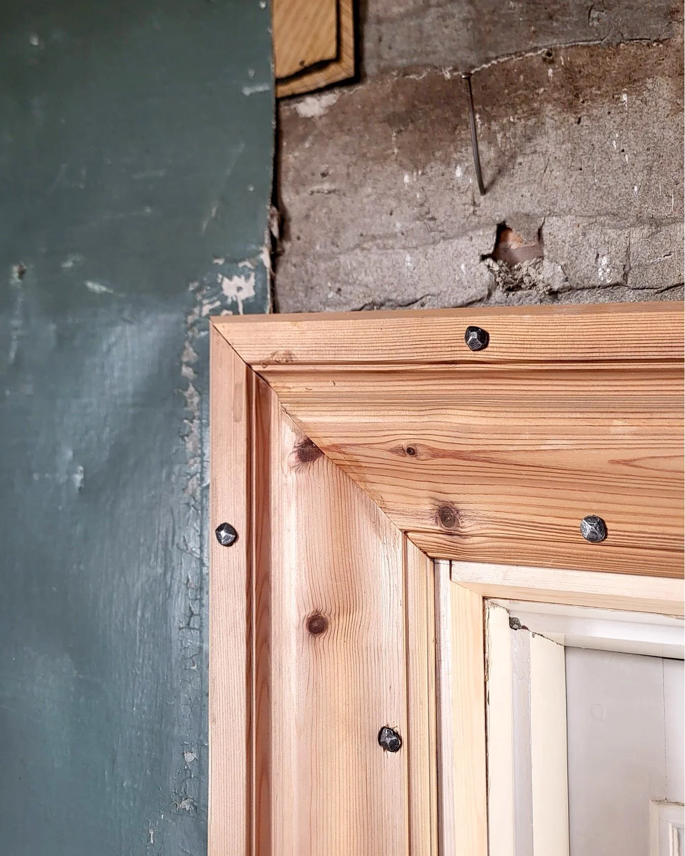 Ibland &auml;r ord &ouml;verfl&ouml;diga, ni som uppskattar ett gott hantverk f&ouml;rst&aring;r nog.

Trevlig forts&auml;ttning p&aring; er!

#renshammar #h&auml;lsingeg&aring;rd #h&auml;lsingland #kulturskatt #kulturminne #v&auml;rldsarv #bolln&aum