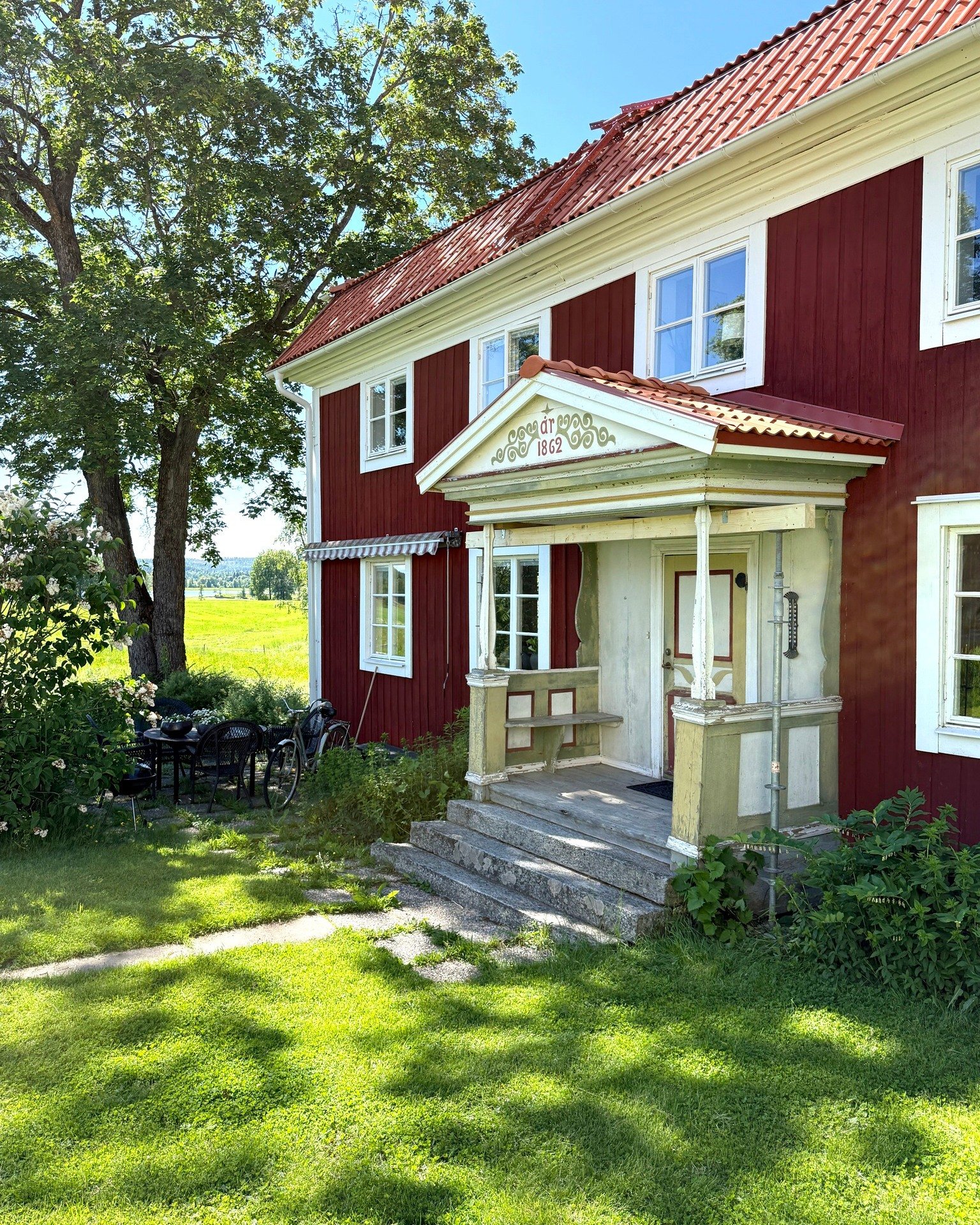 N&auml;sta brokvist till r&auml;ddning!

I sommar tar vi oss an den h&auml;r sk&ouml;nheten fr&aring;n 1862 p&aring; Danes i Kn&aring;da.

[Renovering H&auml;lsingeg&aring;rd. H&auml;lsingeg&aring;rdar i Ovan&aring;ker. Viktiga kulturbyggnader. Lantl