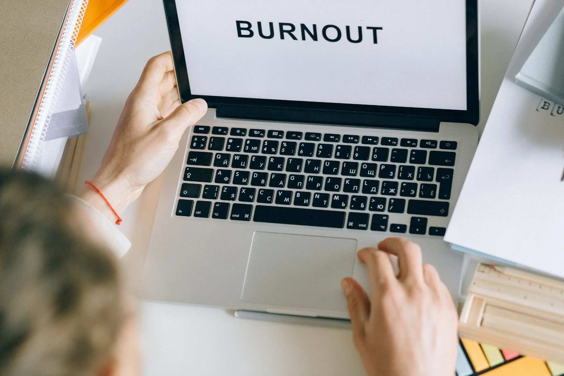 What is burnout?And ways to recognize the signs