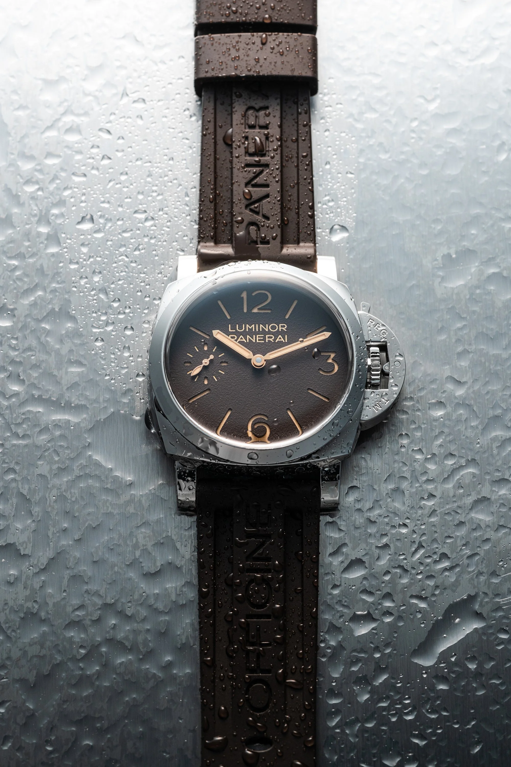 Panerai_1731_WetSteel.jpg