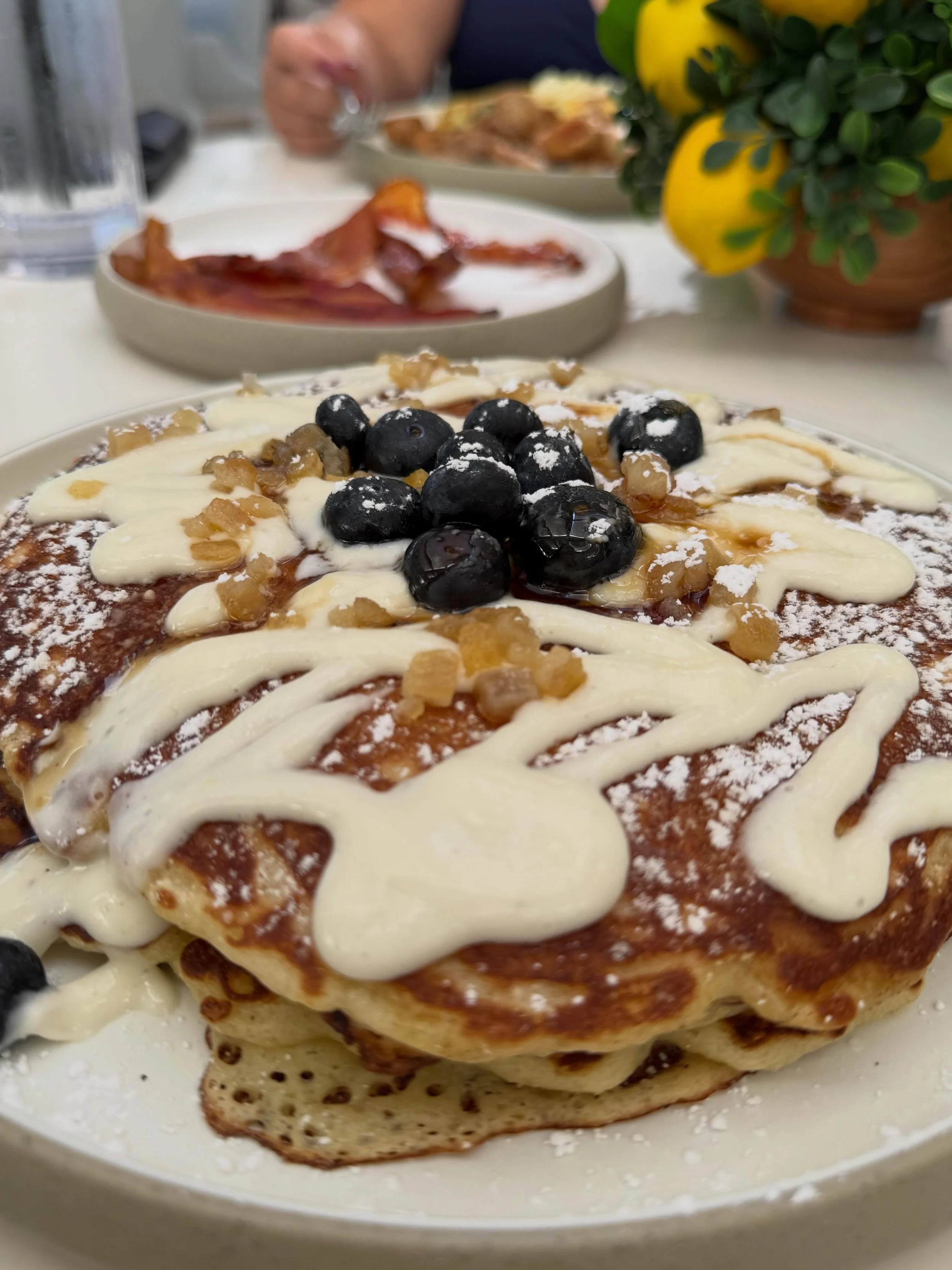 Doing a happy dance at Como

@bellagio #brunching #pancakes