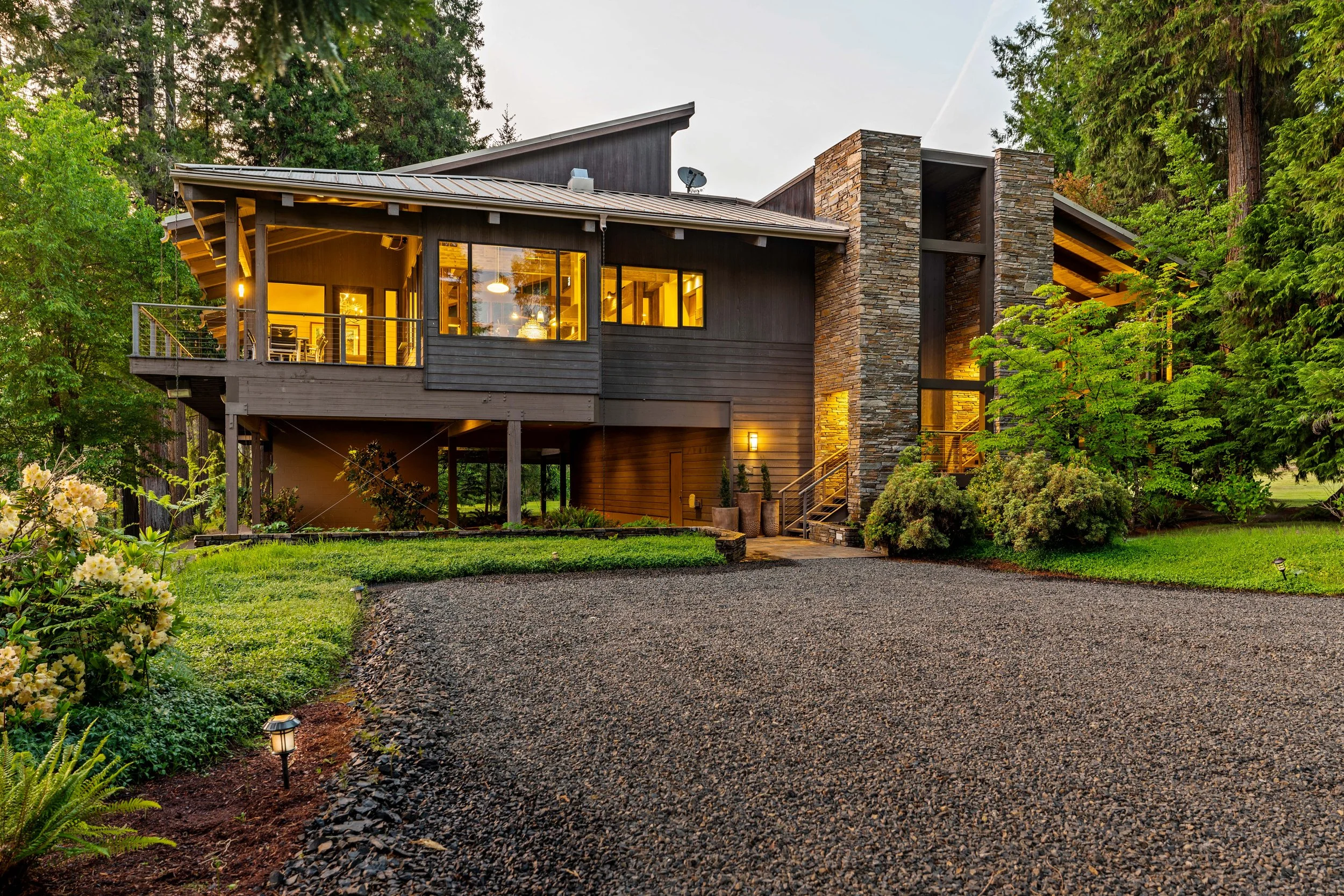 Eugene_Real_Estate_Photography_High End-152.jpg