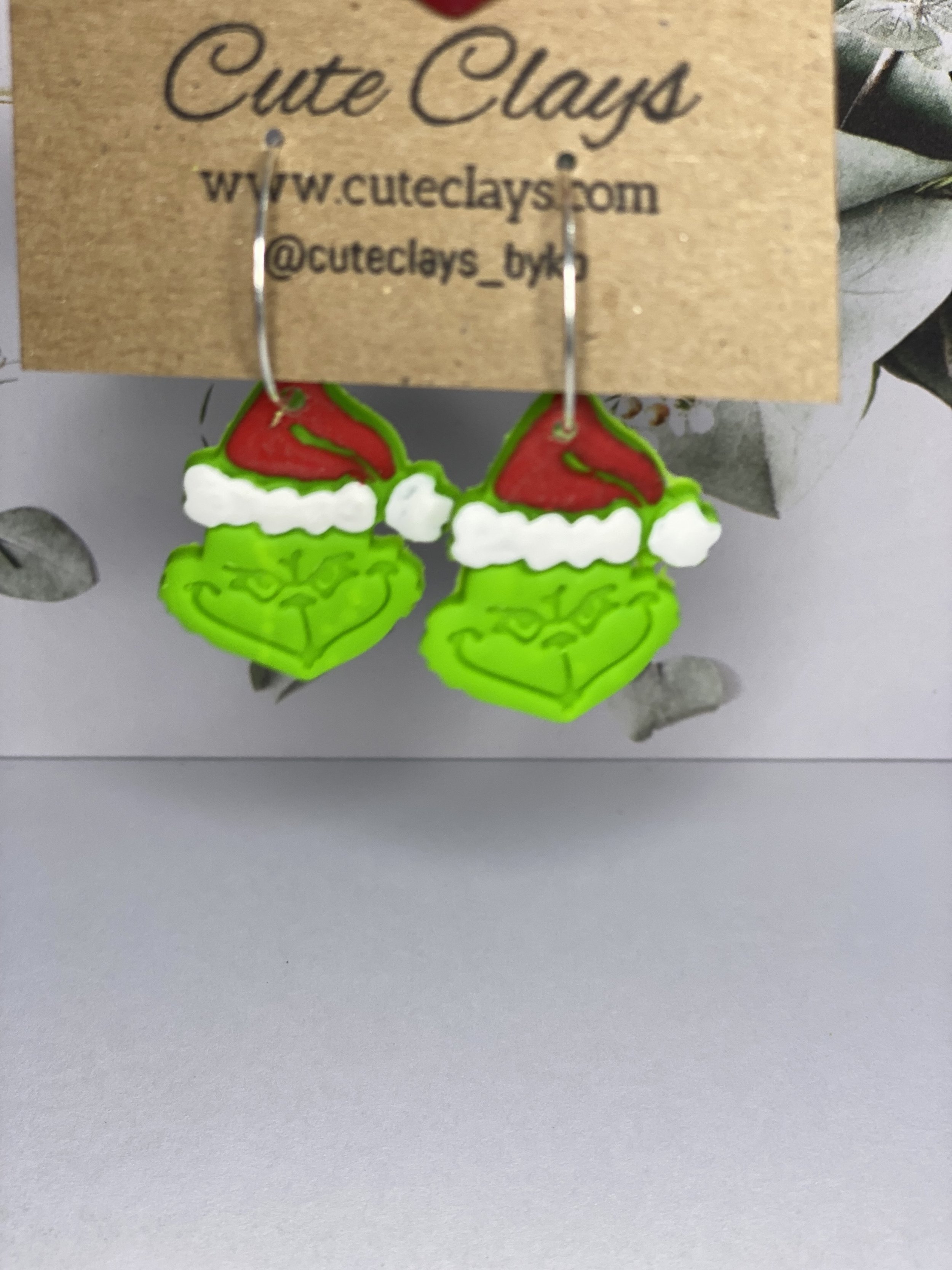 Grinch (small hoops)