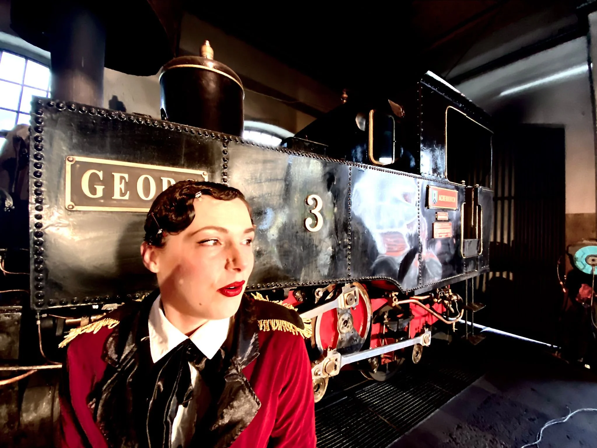 NBE_Zirkusdirektorin vor Remise.JPG