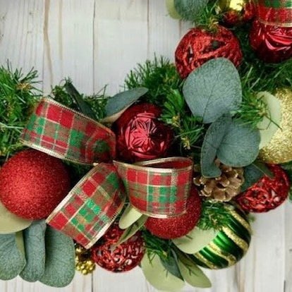 Make a Christmas Wreath