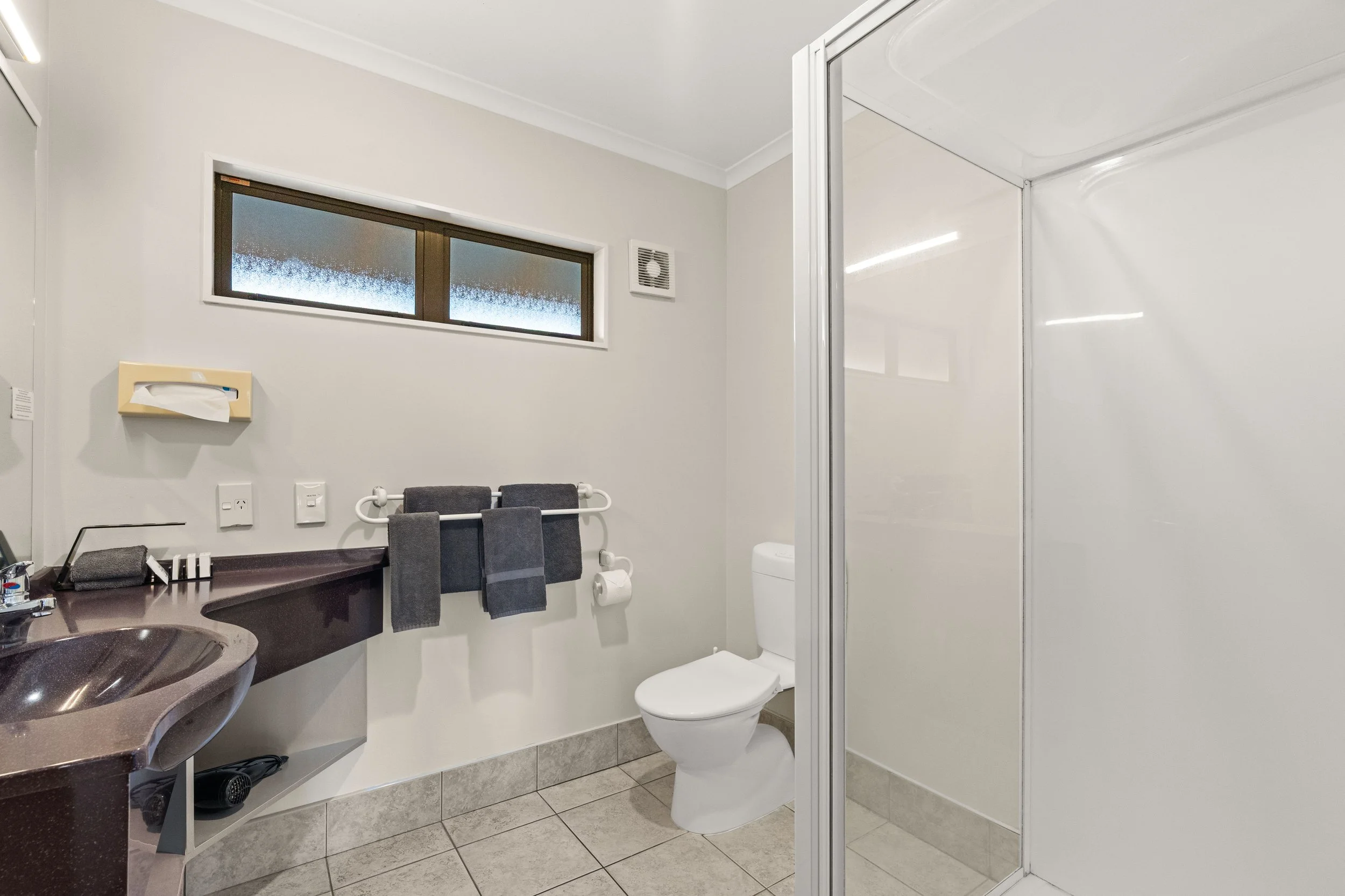 Studio Bathroom Murray Chisholm and Yvette Johnson.jpg