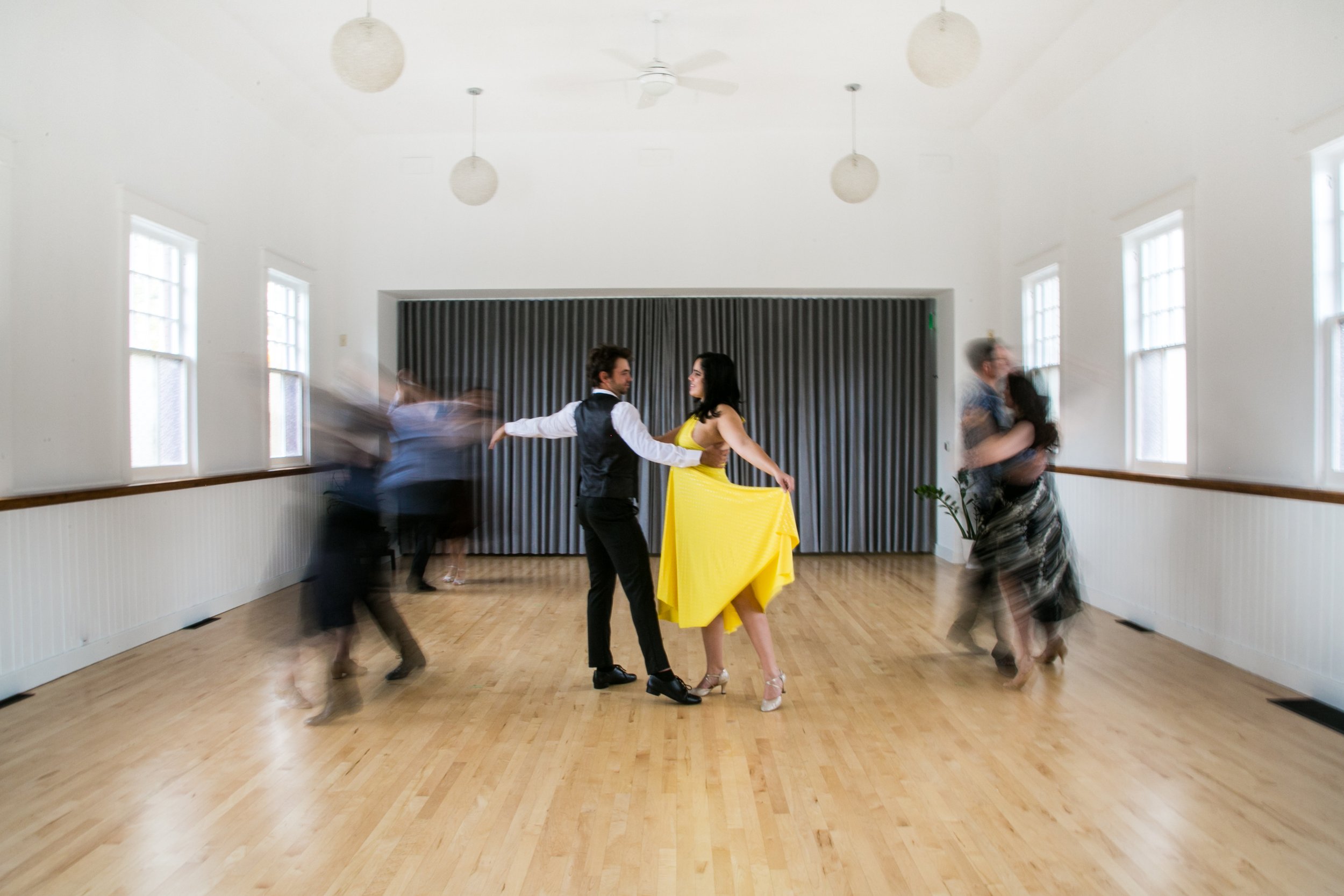 Sunday 5:45PM Spring 2025 Beginner II & III American Waltz/Foxtrot - 8 Weeks Program (Couple)