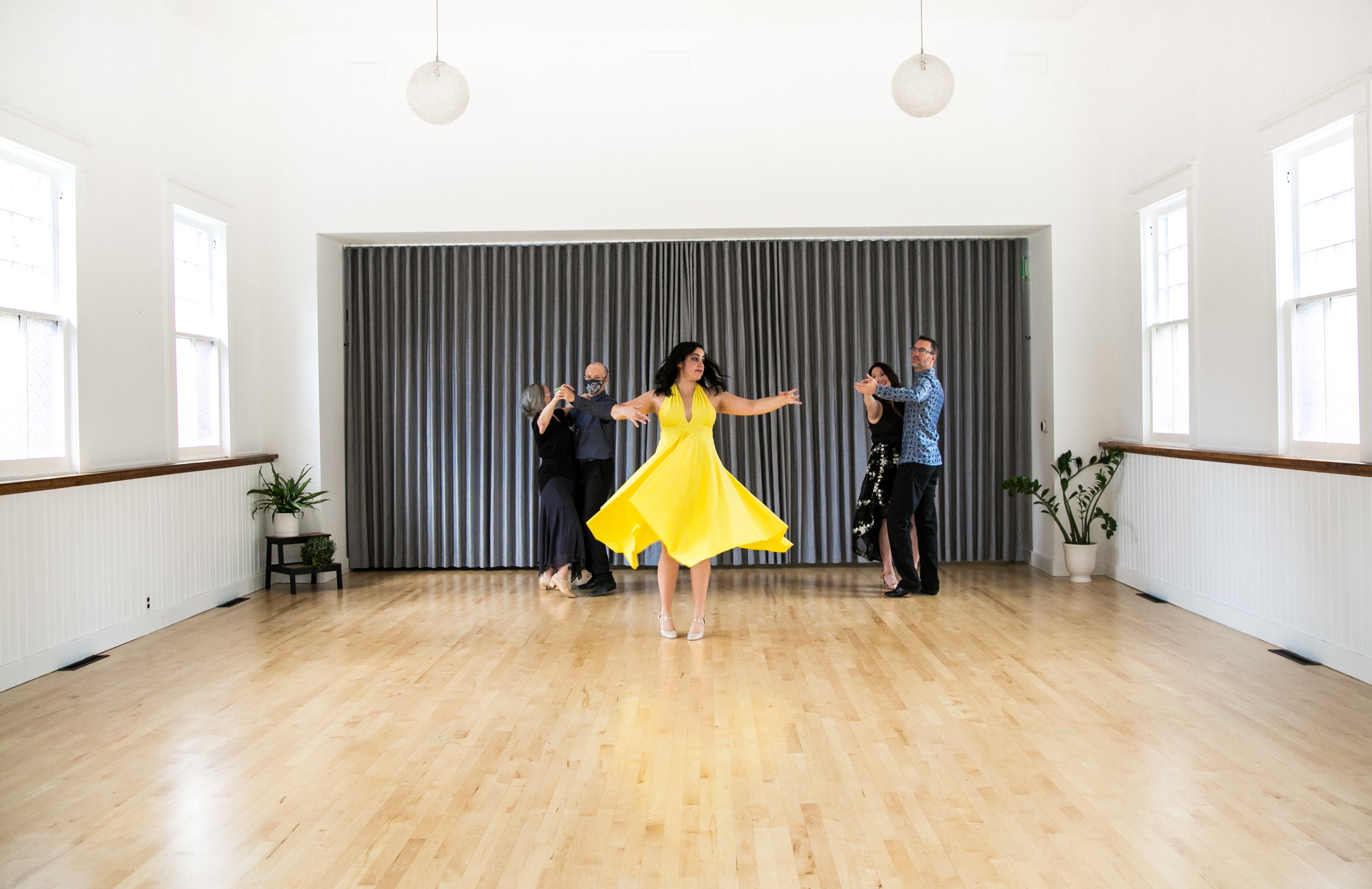Sunday 5:00PM Spring 2025 Beginner I American Waltz/Foxtrot - 8 Weeks Program (Single)