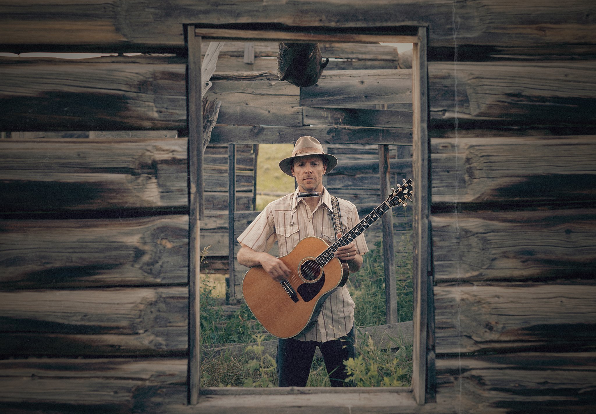 About | Experience Roots Music Today — Aaron Davis