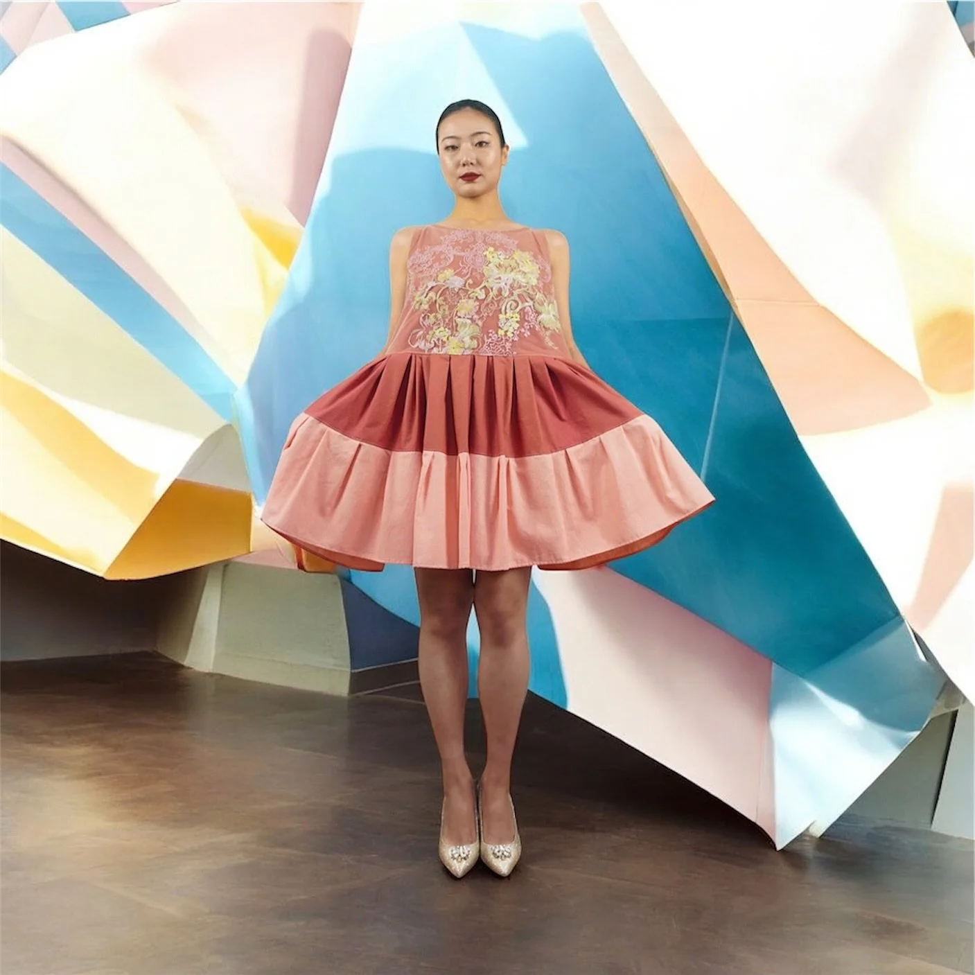 colour, texture, movement πΊ the coral bloom dress brings art into your wardrobe — now online at www.rosinha.com.au β¨
#fashion
#ootd
#styleinspo
#statementdress
#artwear
#boldfashion
#colorfulstyle
#fashiondesigner
#fashionstyle
#instafashion