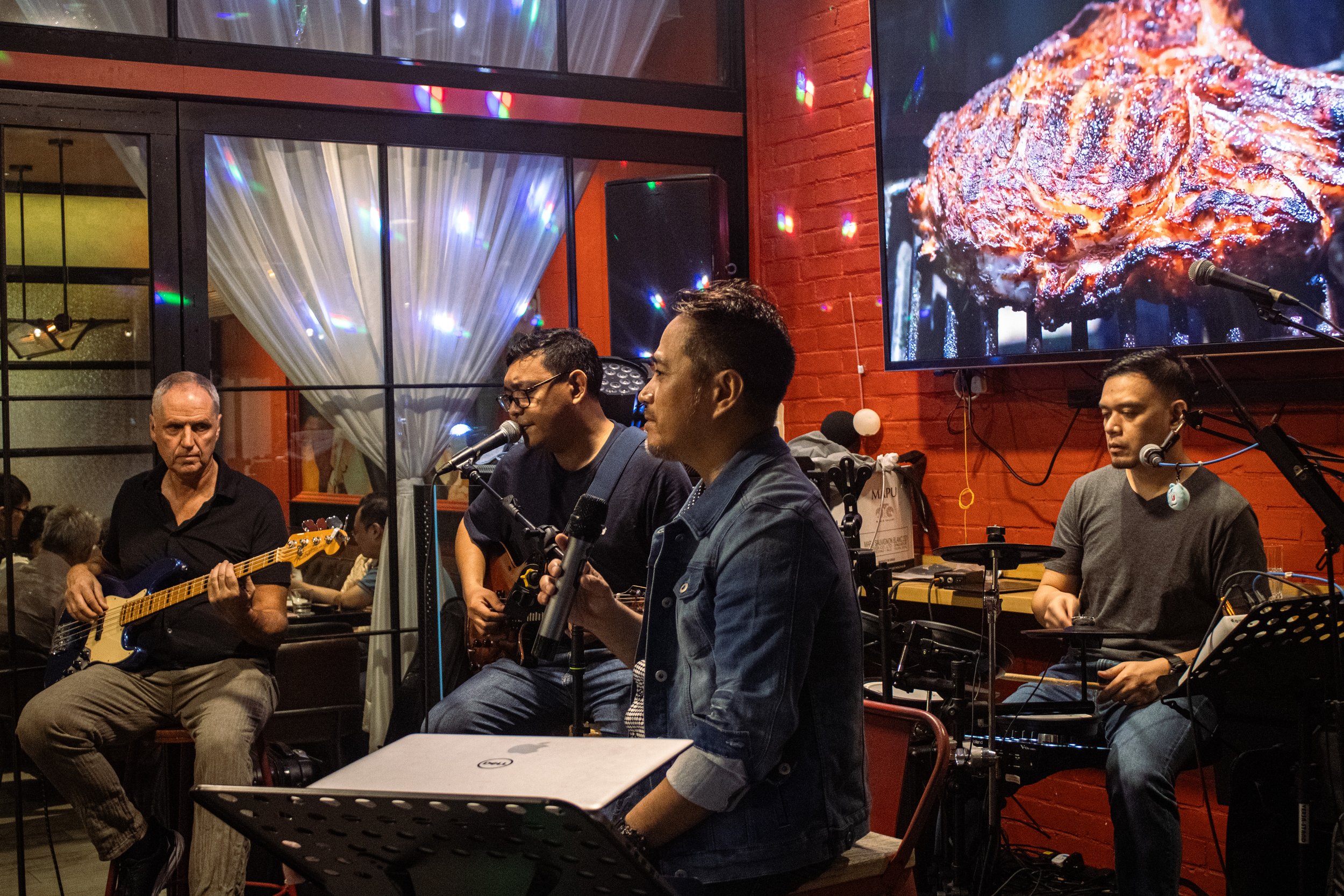 Tuper & Friends, the Innovative Dynamic Music Group performing at Barossa Steak & Grill