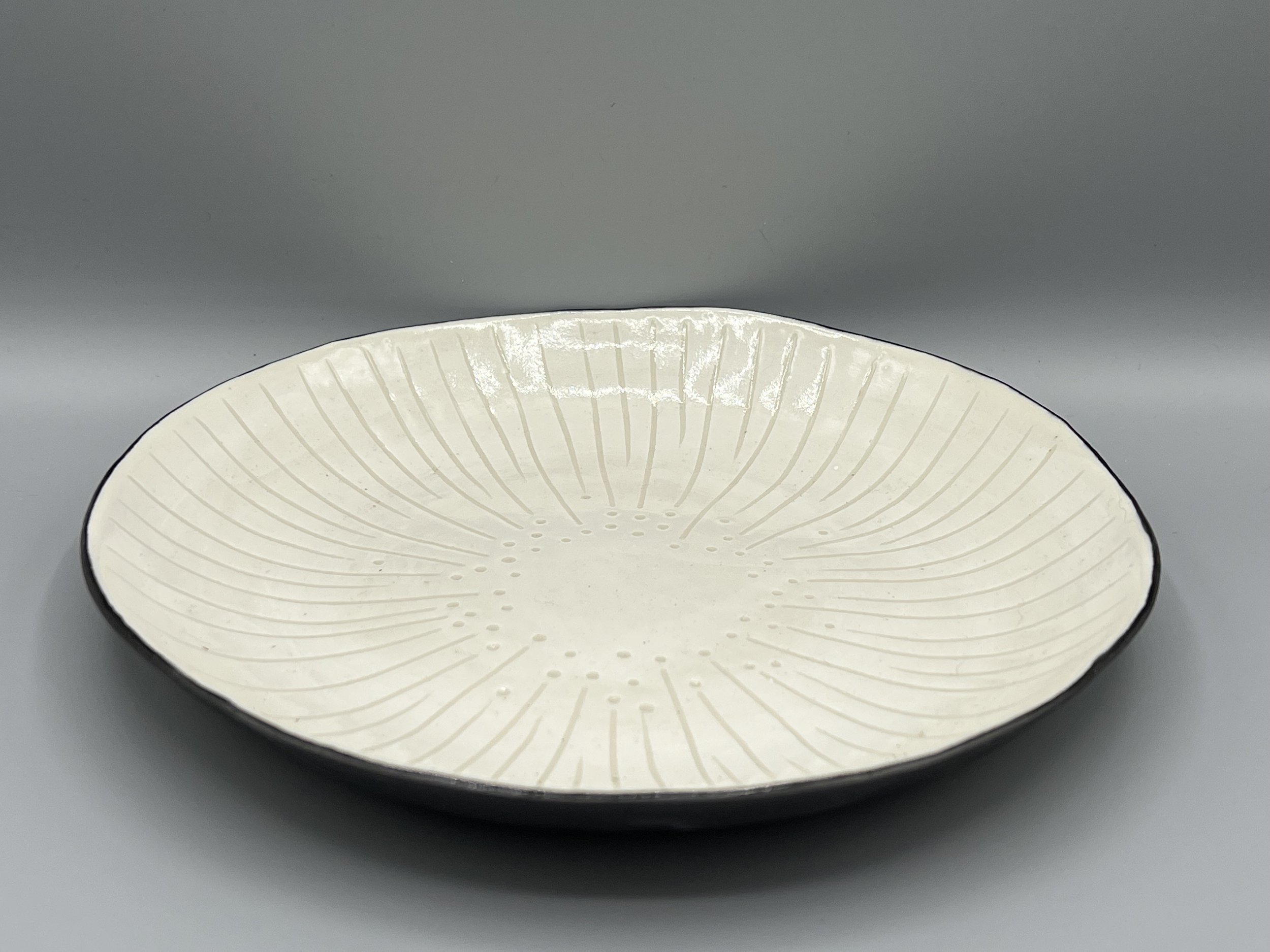 6_Shallow Plates_White_Tribal_22cm_70.jpeg