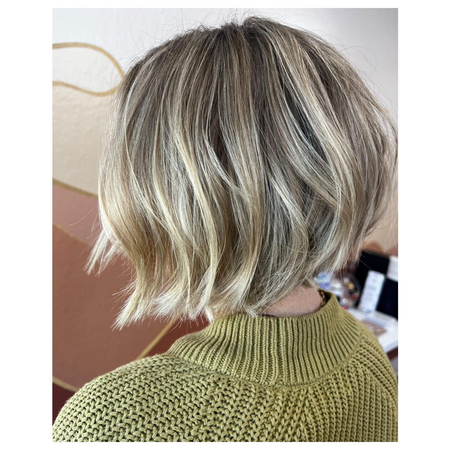 Love when my clients take bold seasonal hair transitions 🤩 ✂️

I will be your Fairy Hair Godmother anytime 🪄 

#edgyhaircut #shorthairgoals #holidayhair