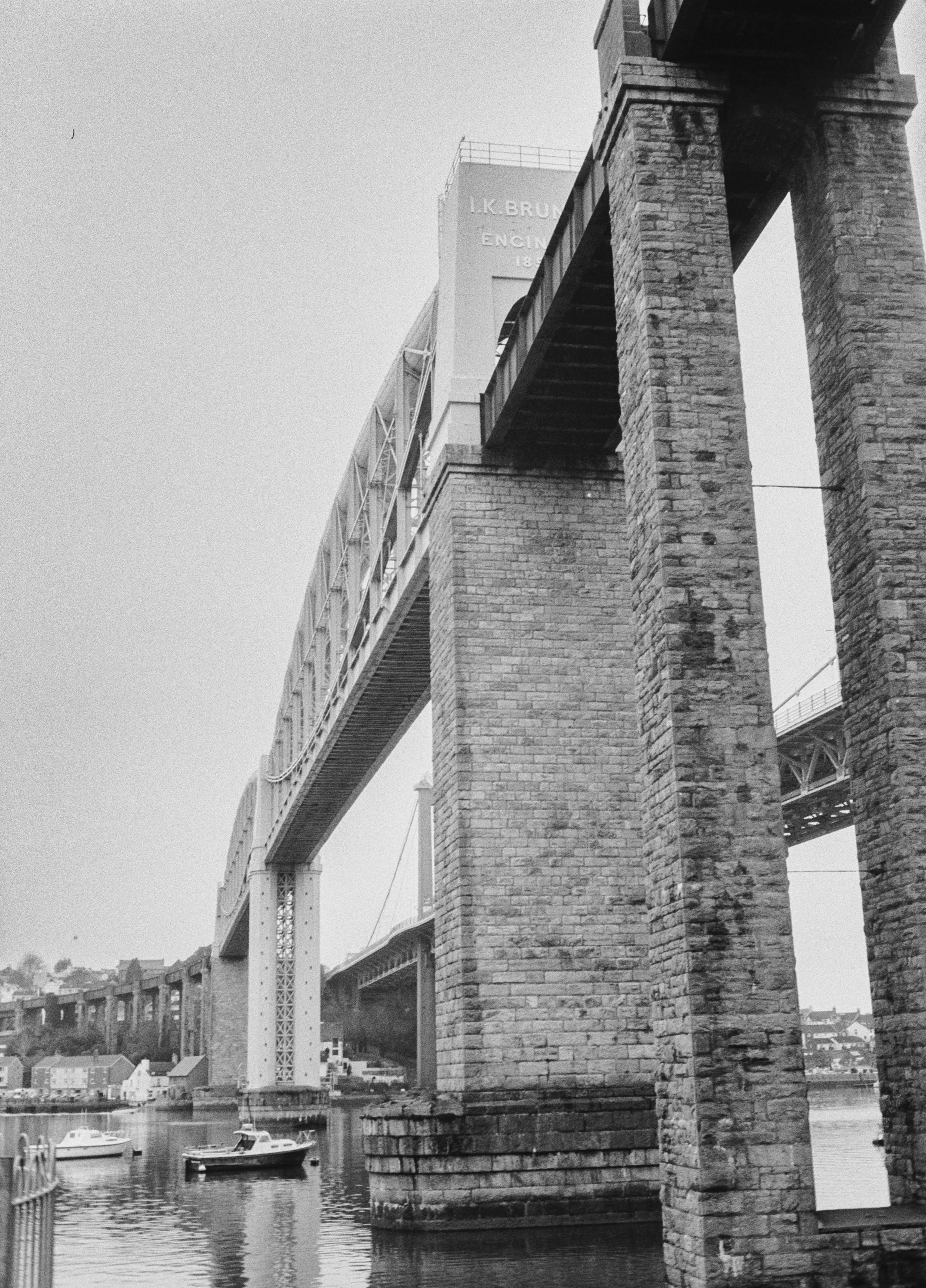 K200B HP 050126 (30) Vivitar 35ES .jpg