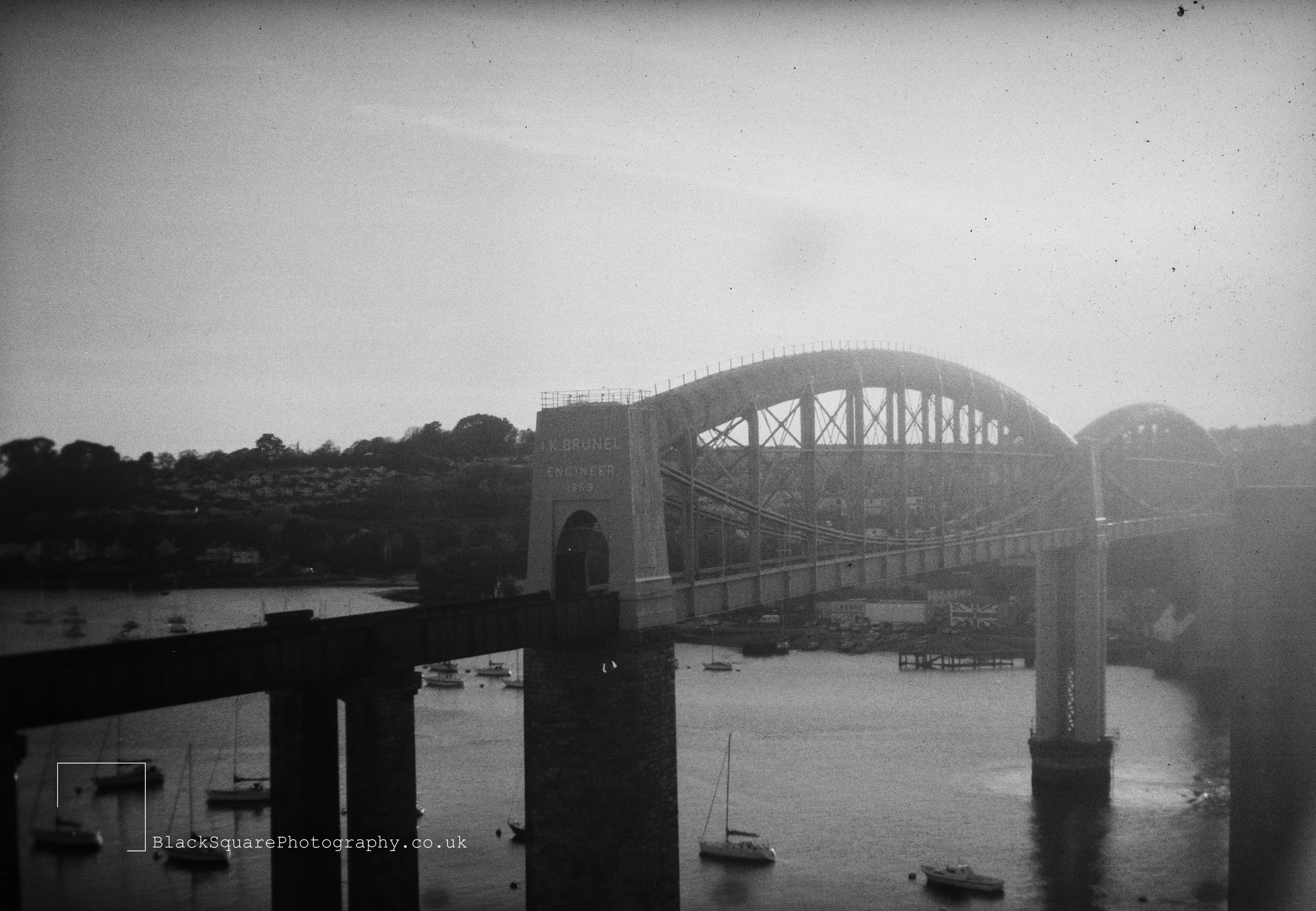 K100 120 200416 (2) Red Kodak No.2 Brownie .jpg