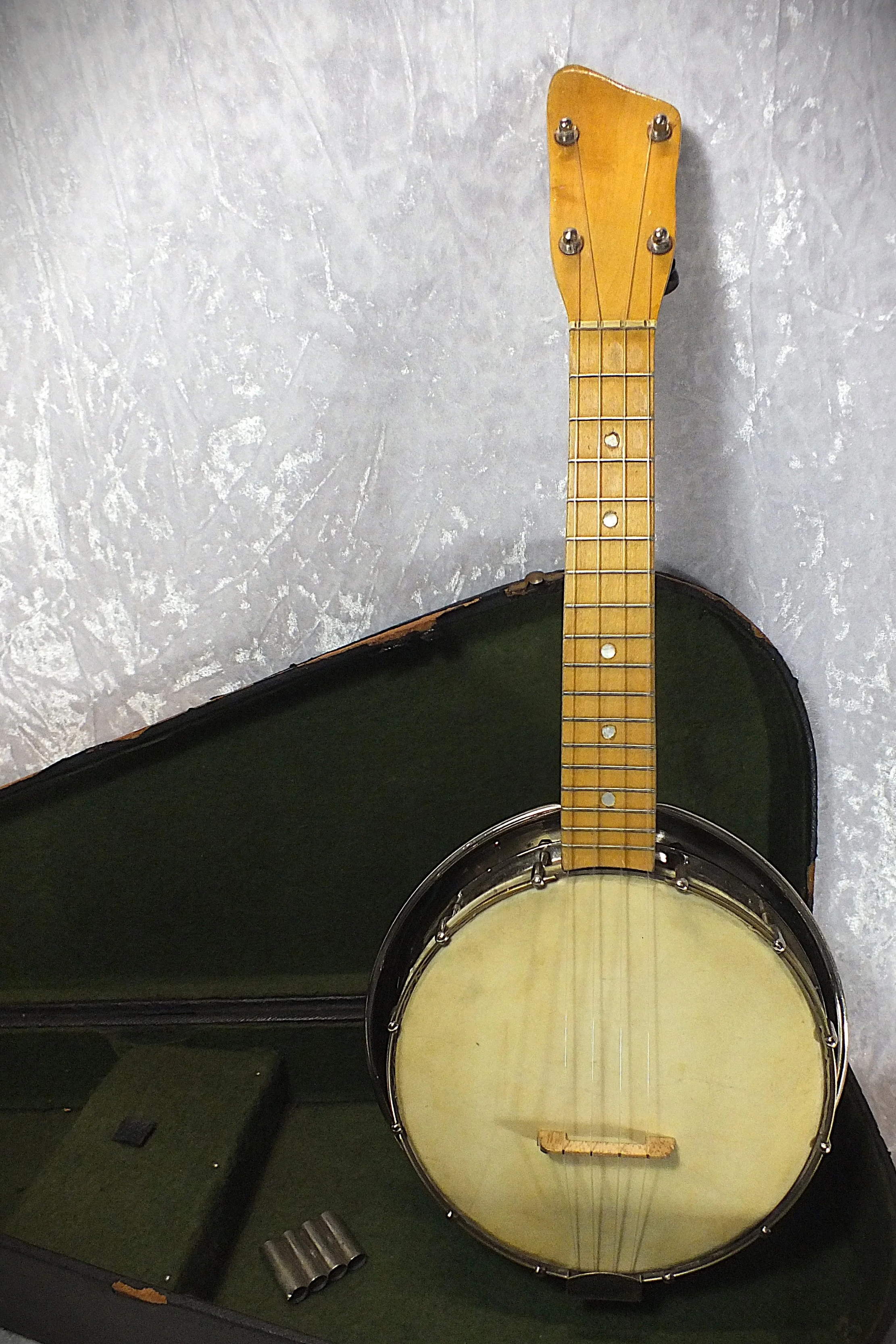 Bruno Maxitone No. 315 banjo ukulele
