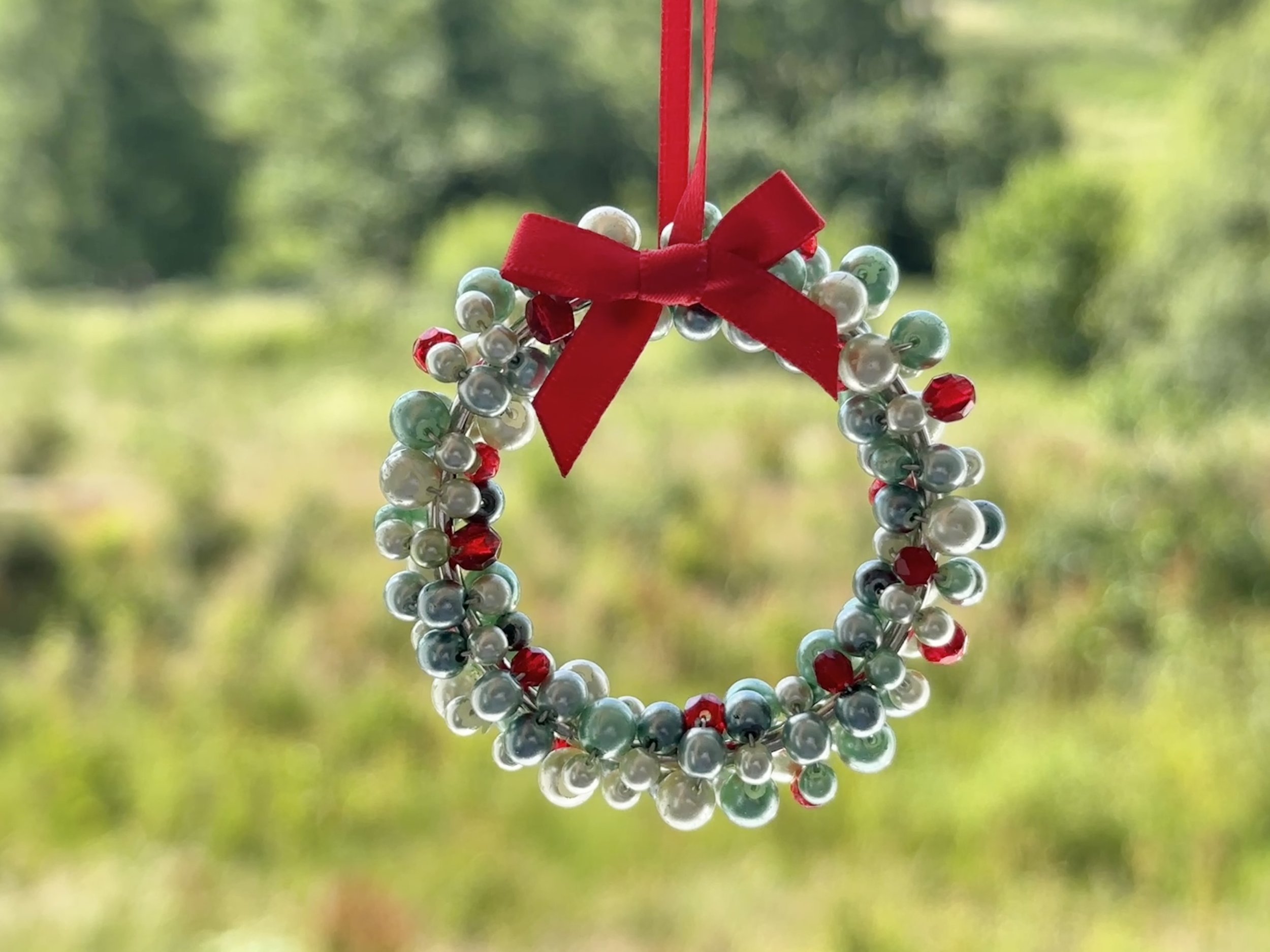 Pearl wreath christmas decorationIMG_3207 3.JPG