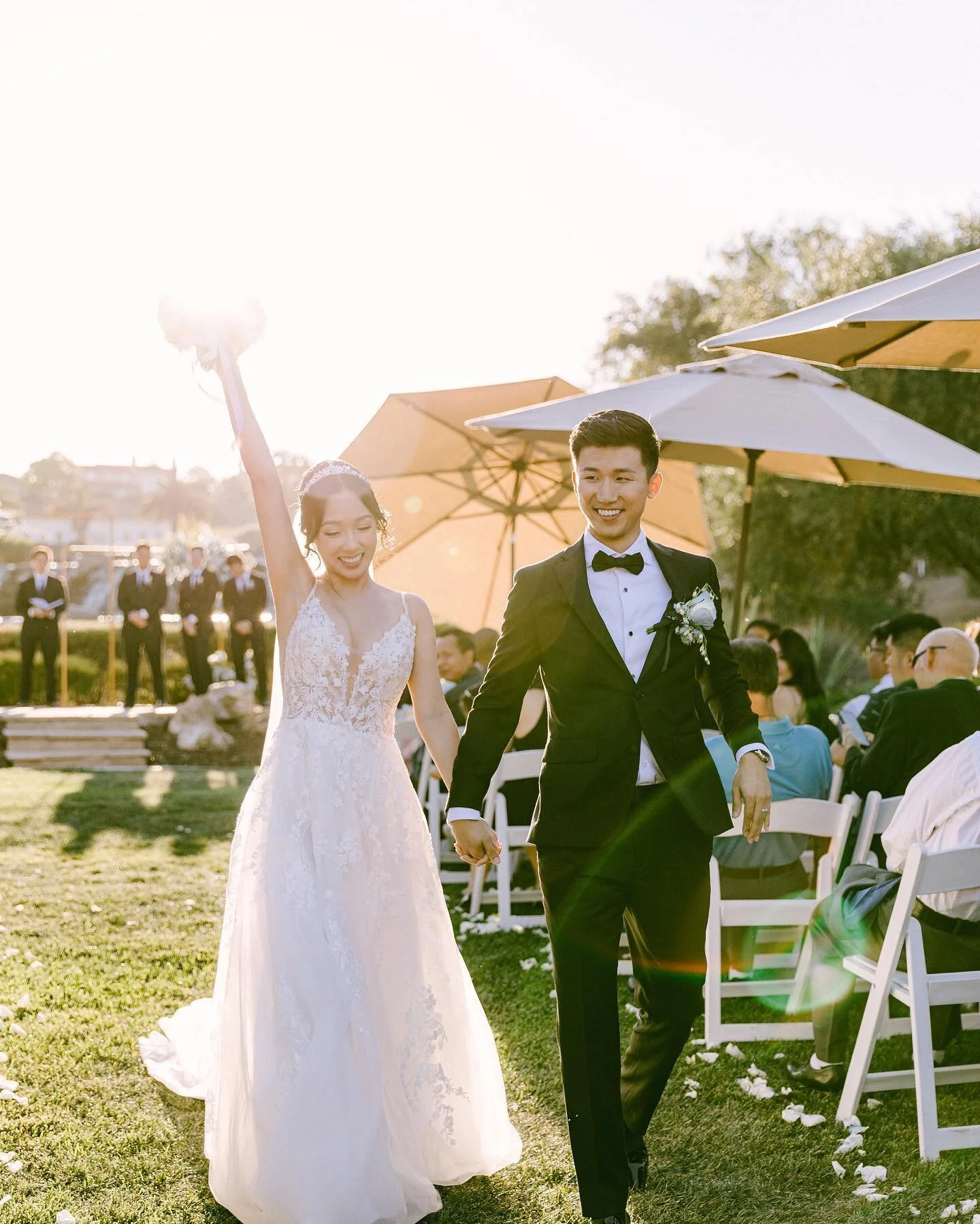 This dreamy chic wedding in San Jose @silvercreekvalleycc was so stunning. We are featured in @weddingsparrow ❤️ Swipe to see our romantic Harp & Cello duo!
📸: thank you @studioopia for sharing all the beautiful photos! 
.
.
.
@lemuseevents 
@s