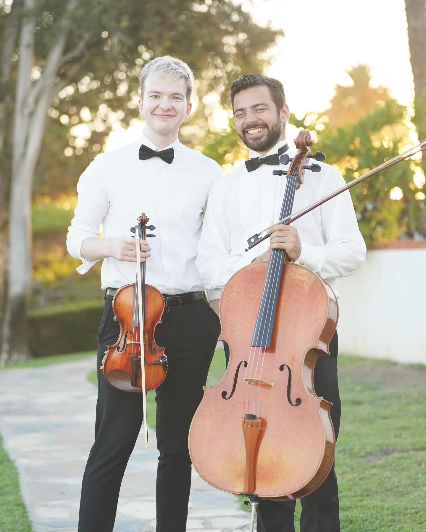 Beachfront wedding at the historic California landmark @adamsonhousewedding ✨ Light & Airy ceremony with our classic string duo 🎶❤️ 
.
.
.
Dream Wedding Team
@nownforeverlove 
@adamsonhousewedding 
@pinkmozartent 
@spottedhencatering 
@peonyandp