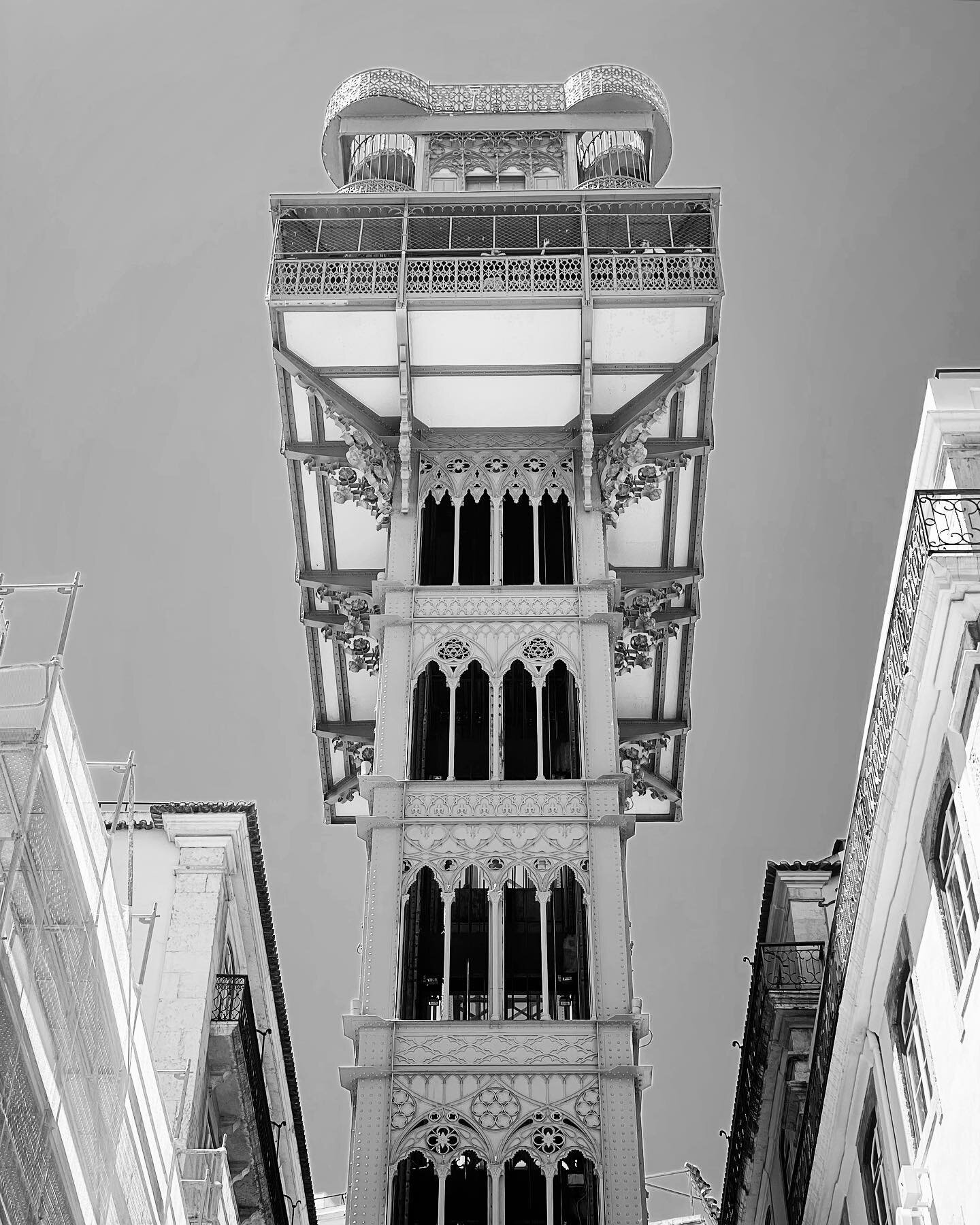 LISBON 🇵🇹 #lisboa🇵🇹 #lisbon #portugal #streetphotography #streetphotographer #blackandwhitephotography #blackandwhitephotographer #bairroalto #travel